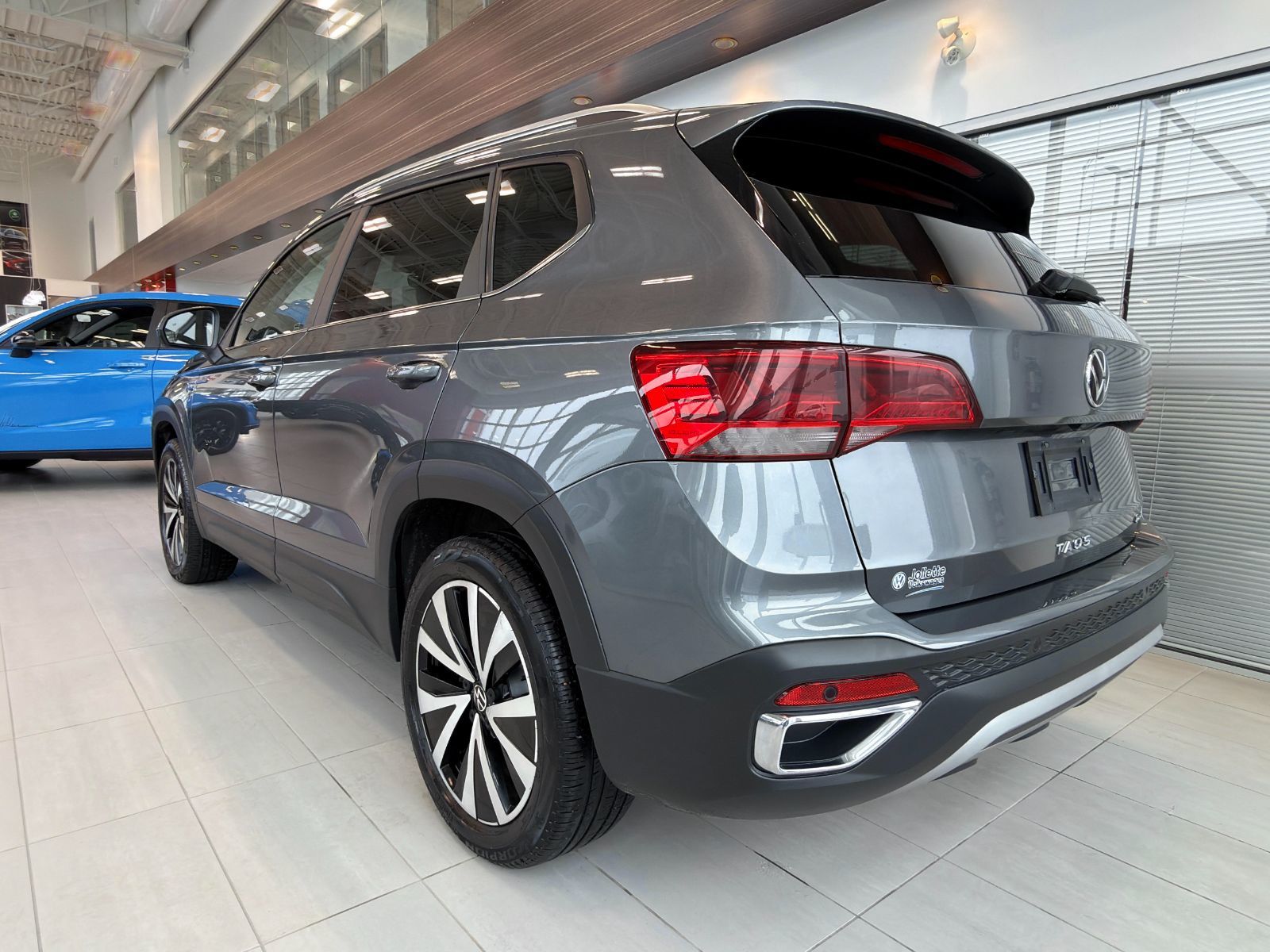 Volkswagen Taos Highline 2023-8