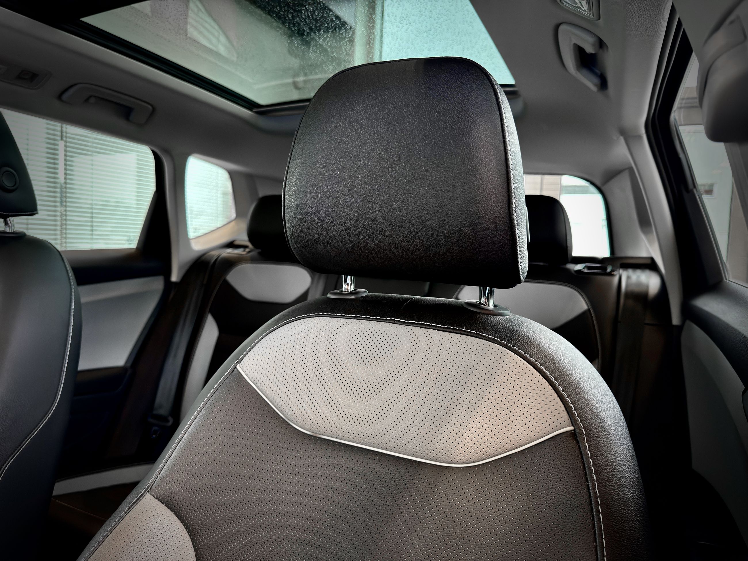 Volkswagen Taos Highline 2023-18
