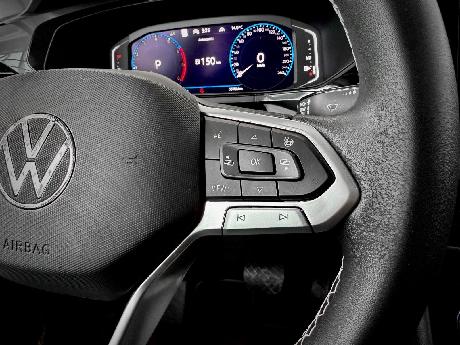 Volkswagen Taos Highline 2023-24