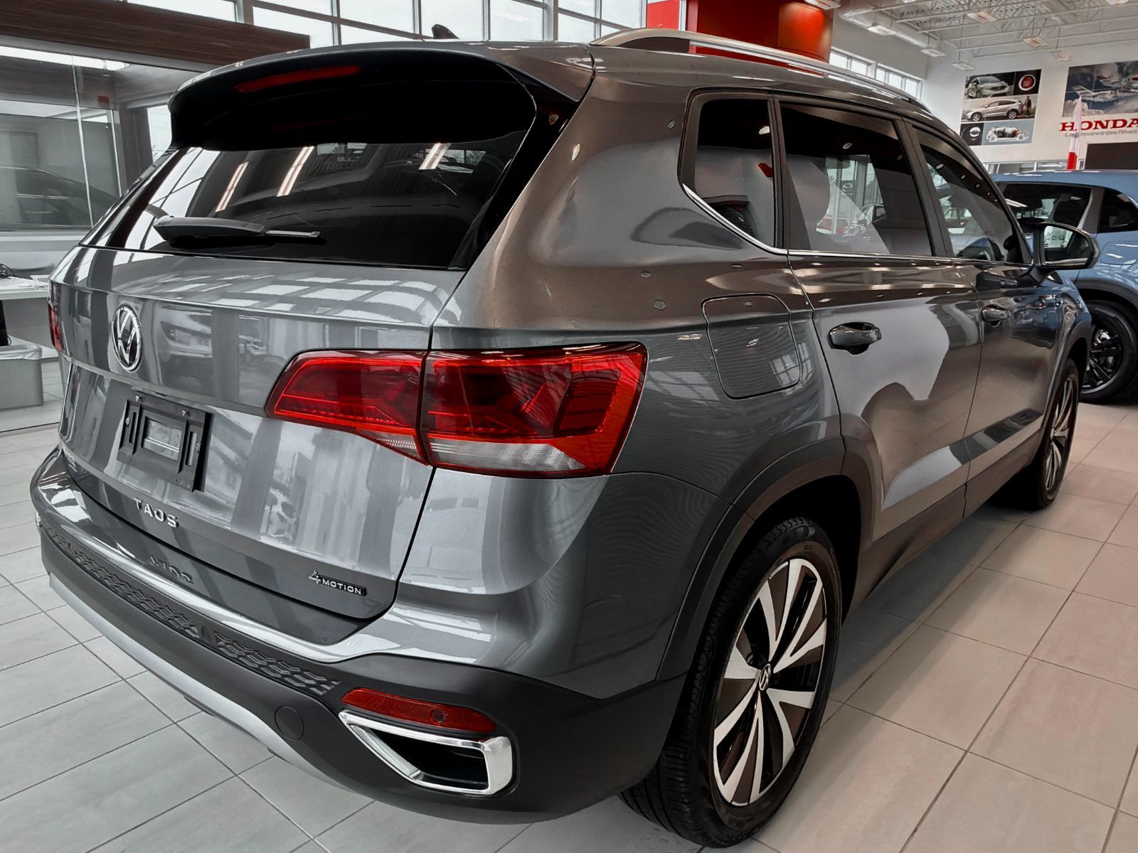 Volkswagen Taos Highline 2023-11