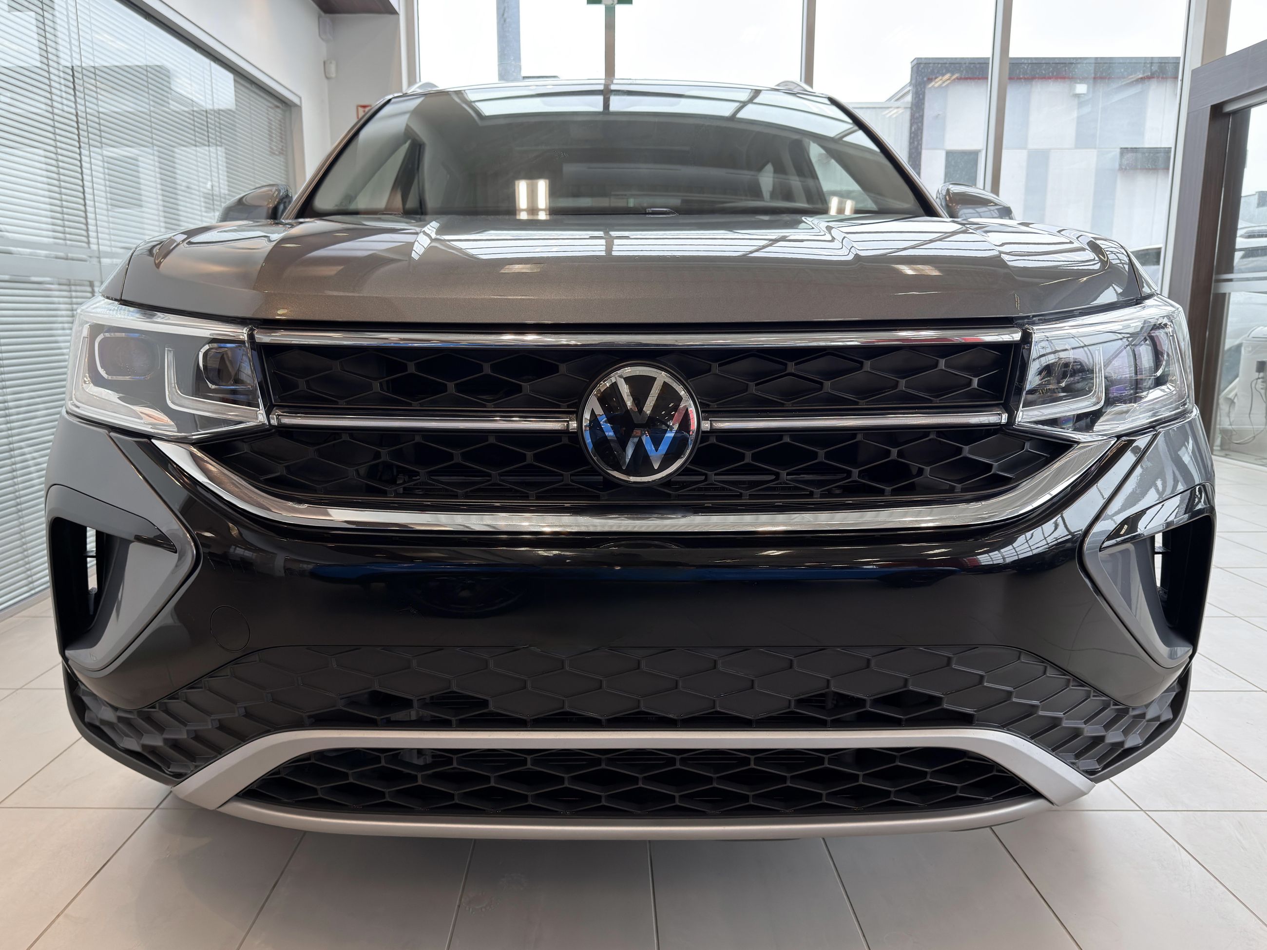 [Volkswagen] [Taos] [Highline] [2023] - [Villeneuve Honda Joliette]