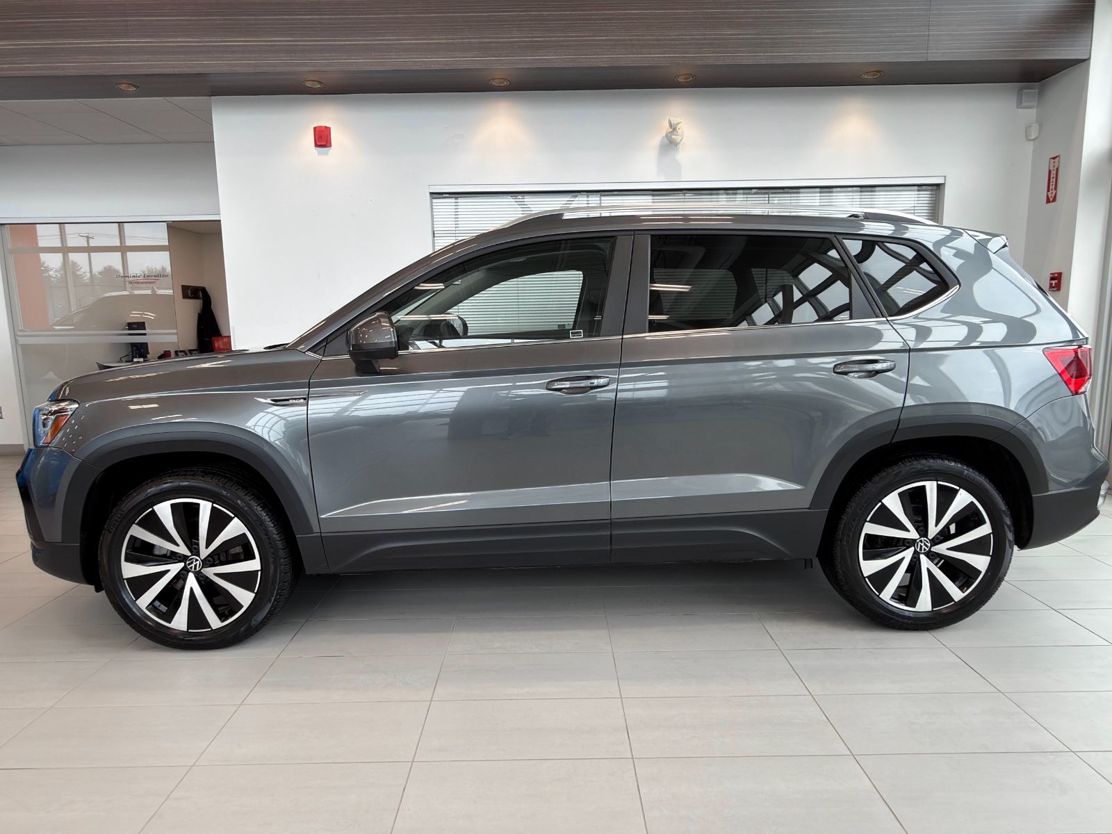 Volkswagen Taos Highline 2023-7