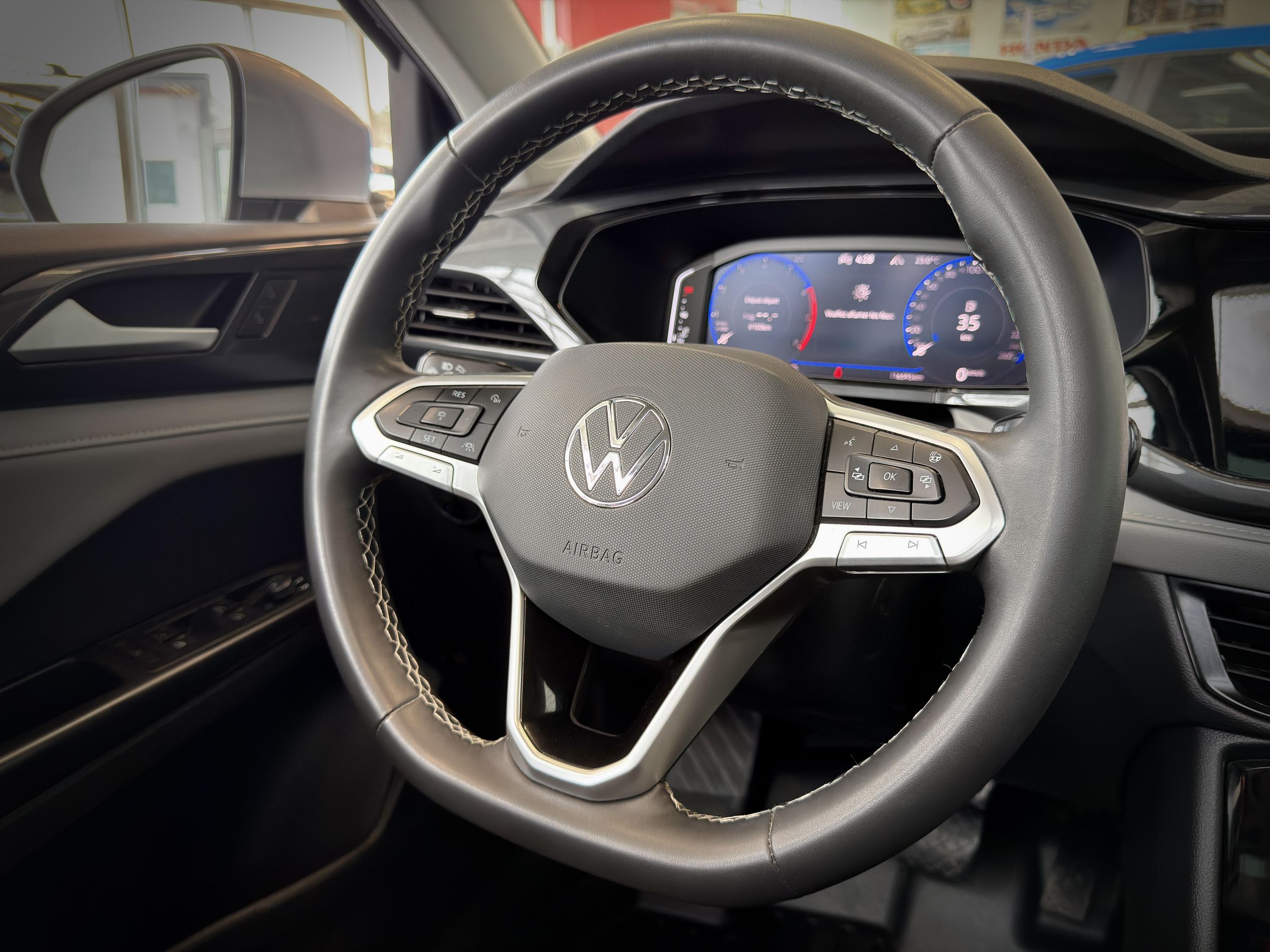 2023 Volkswagen Taos Highline-23