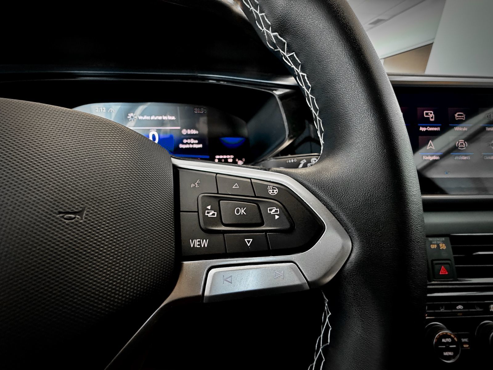 2023 Volkswagen Taos Comfortline-25