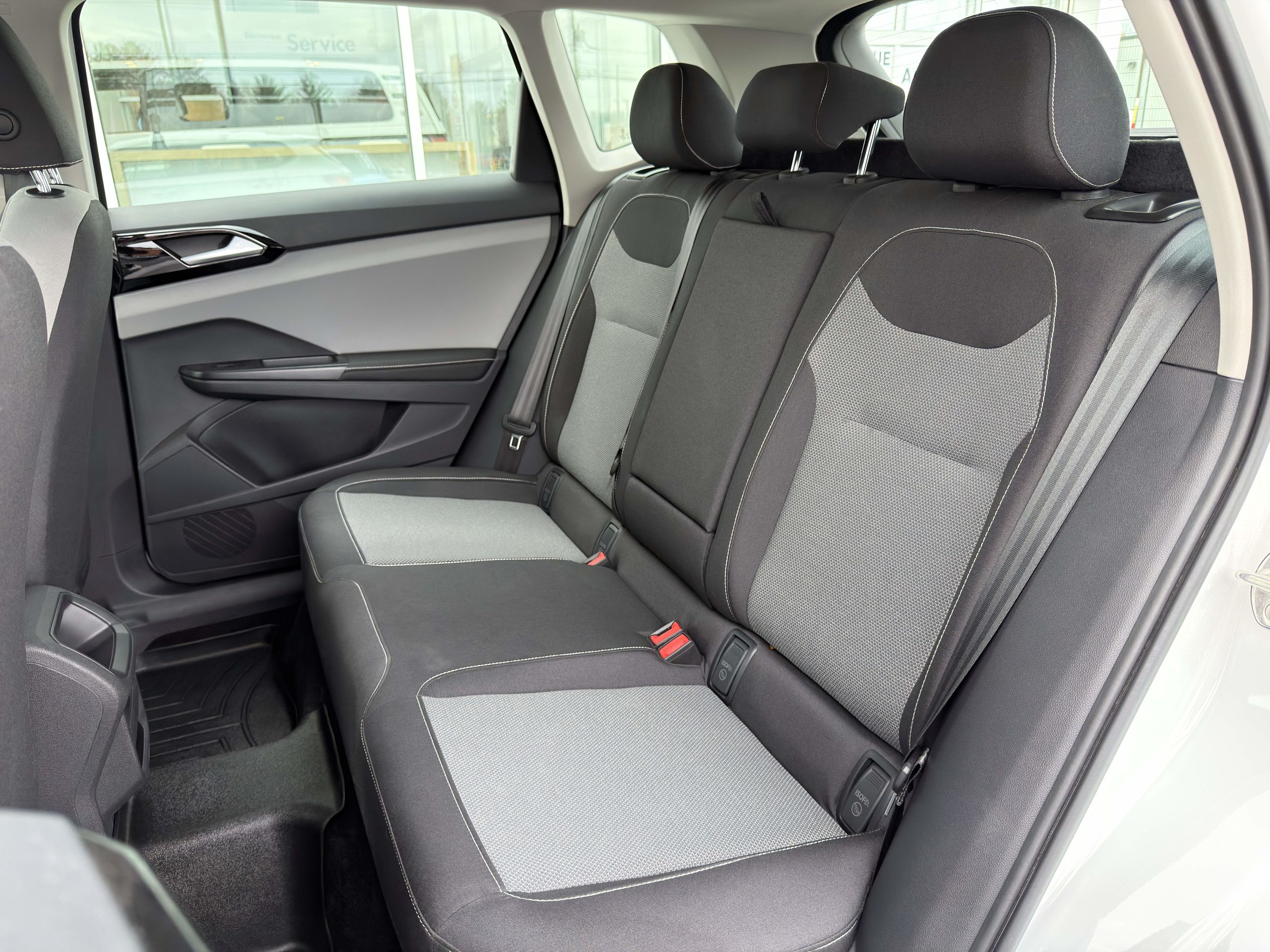 Volkswagen Taos Trendline 2024-15