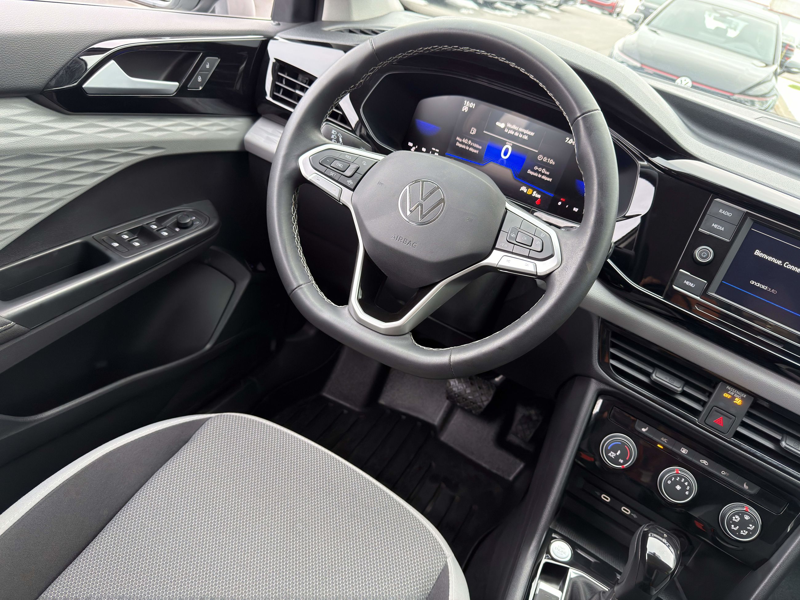 Volkswagen Taos Trendline 2024-16