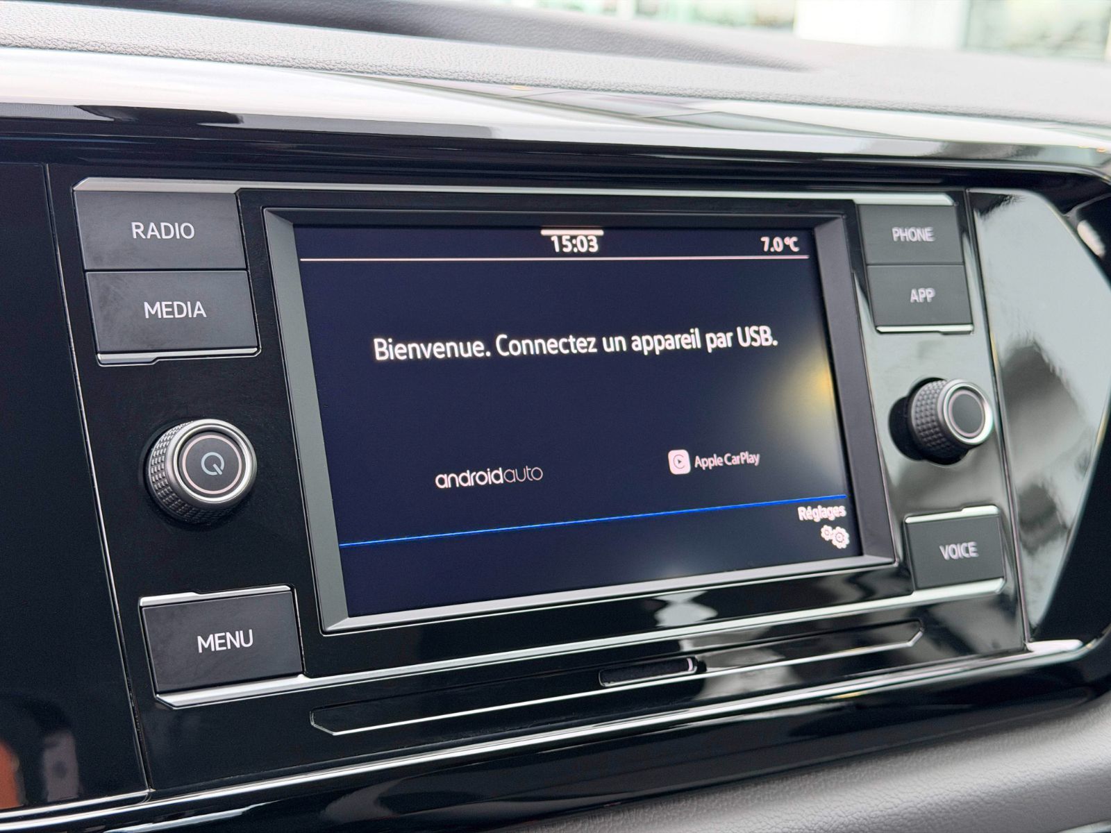 Volkswagen Taos Trendline 2024-23