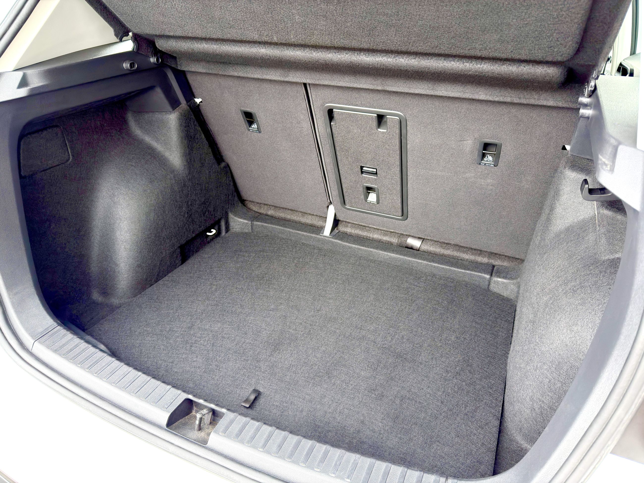 Volkswagen Taos Trendline 2024-11