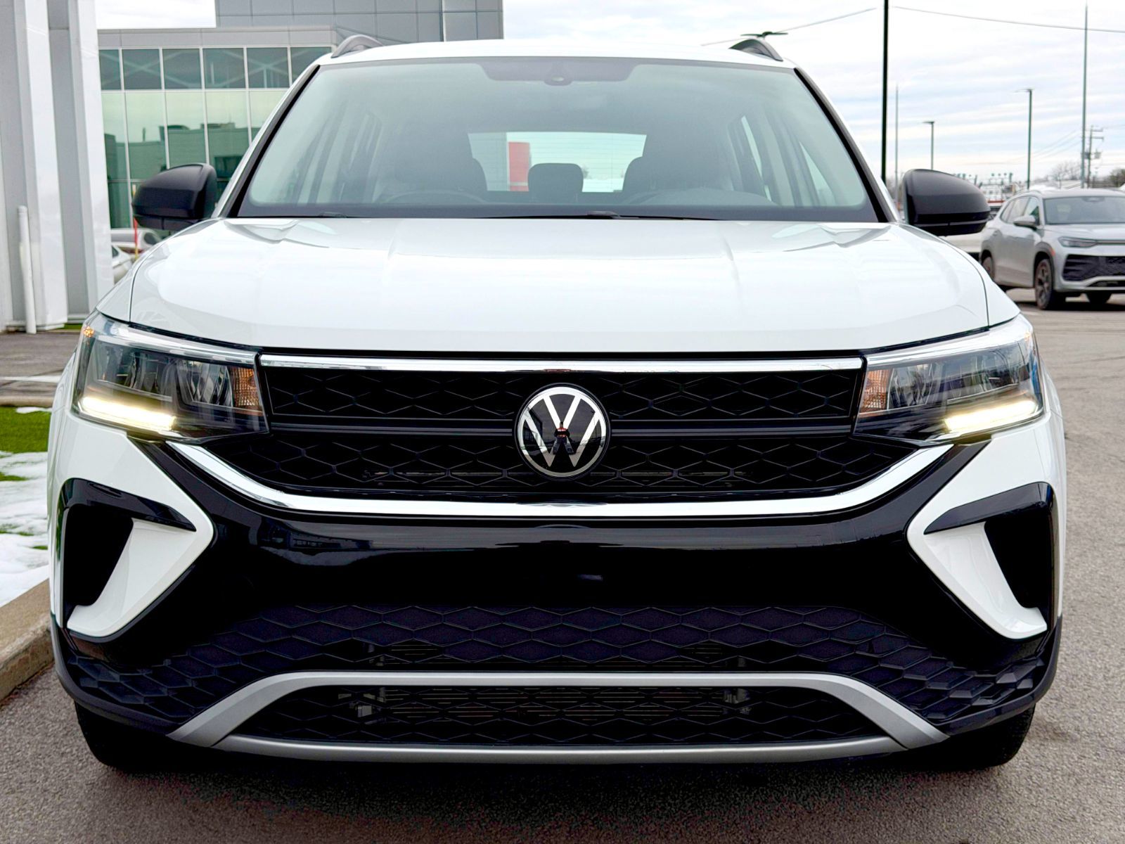 Volkswagen Taos Trendline 2024-2