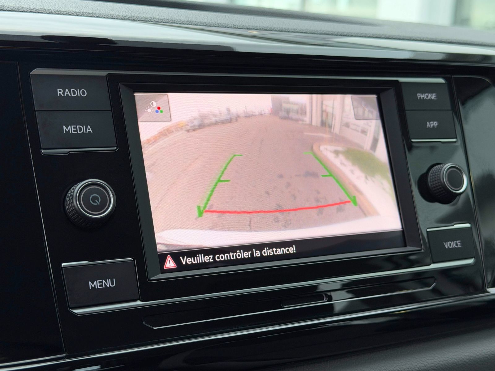 Volkswagen Taos Trendline 2024-24