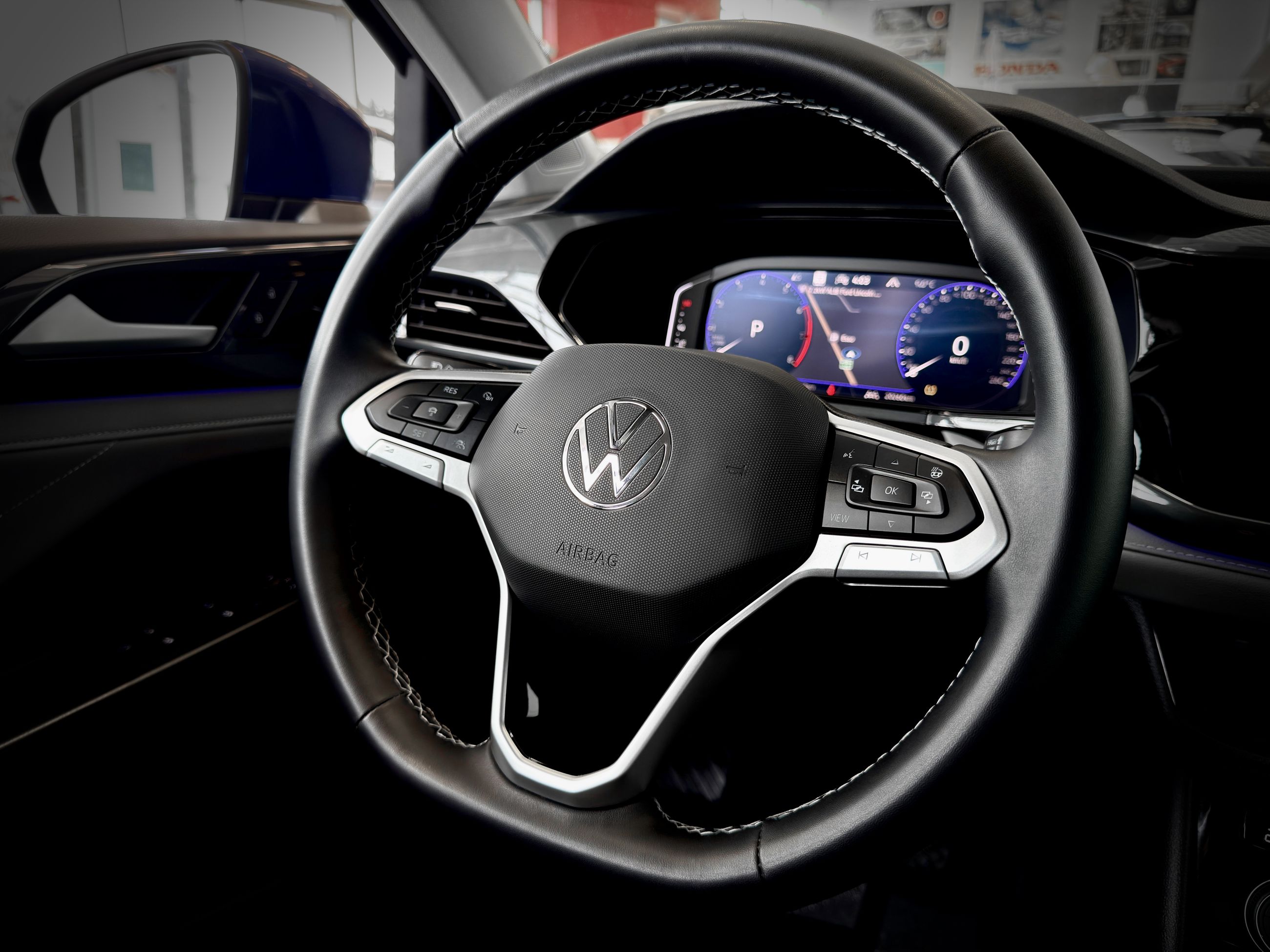 Volkswagen Taos Highline 2024-23