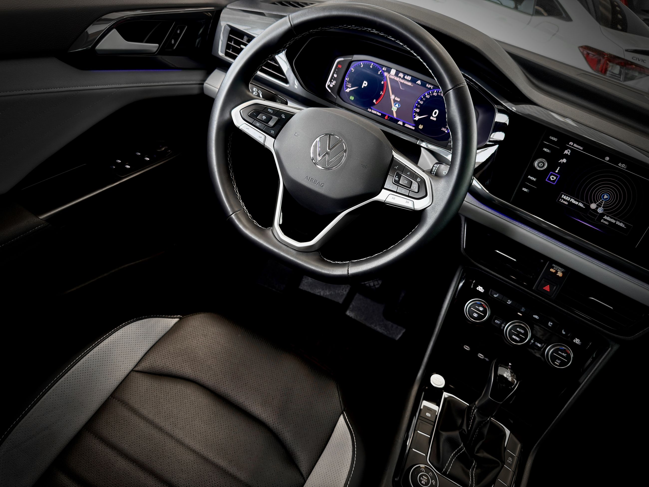 Volkswagen Taos Highline 2024-20