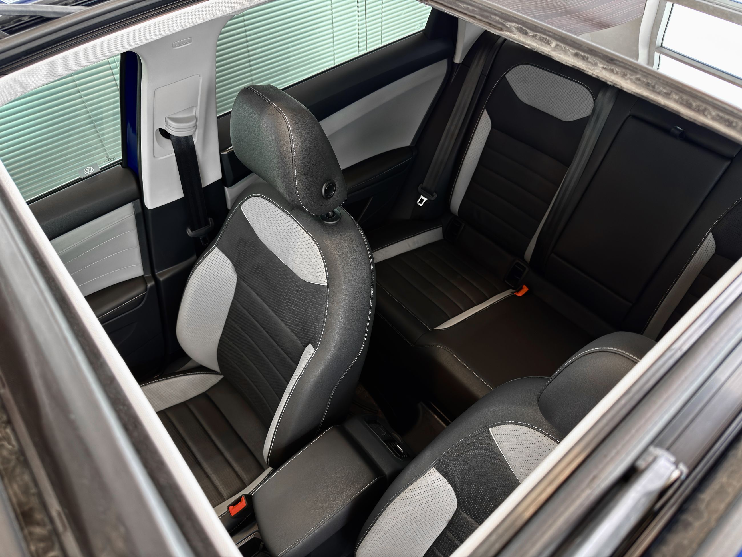 Volkswagen Taos Highline 2024-15