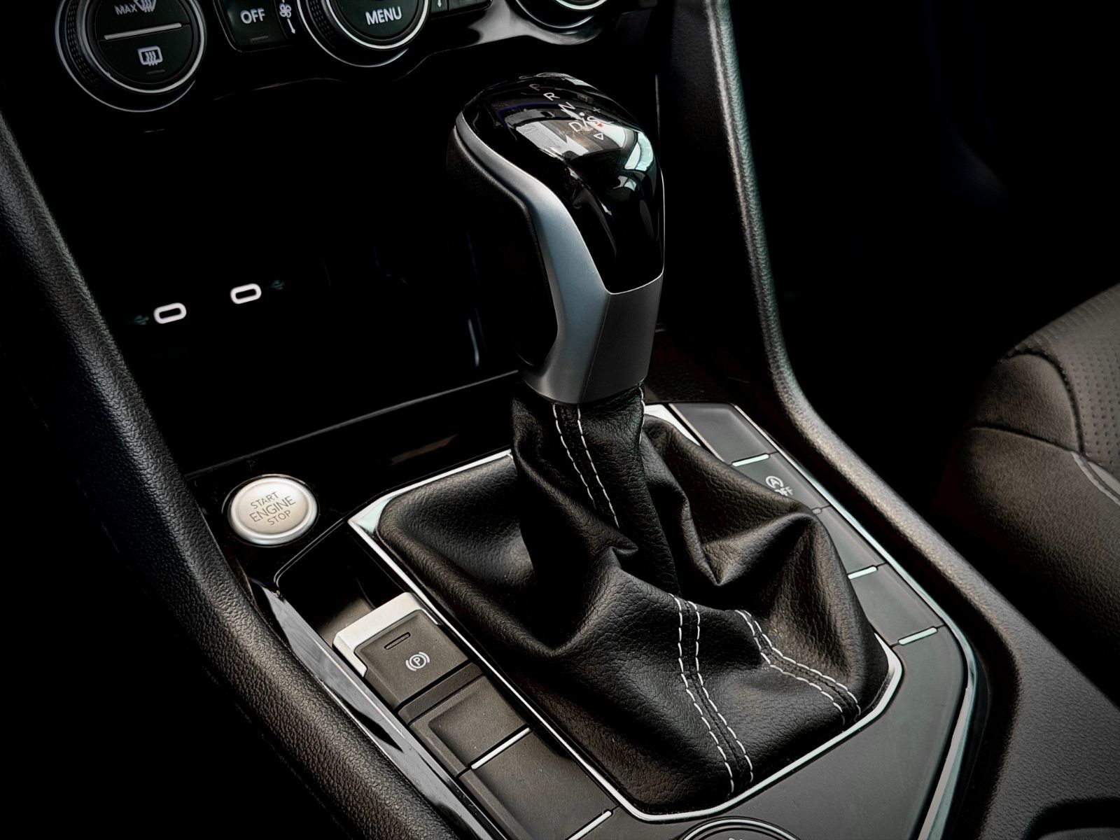 Volkswagen Taos Highline 2024-30