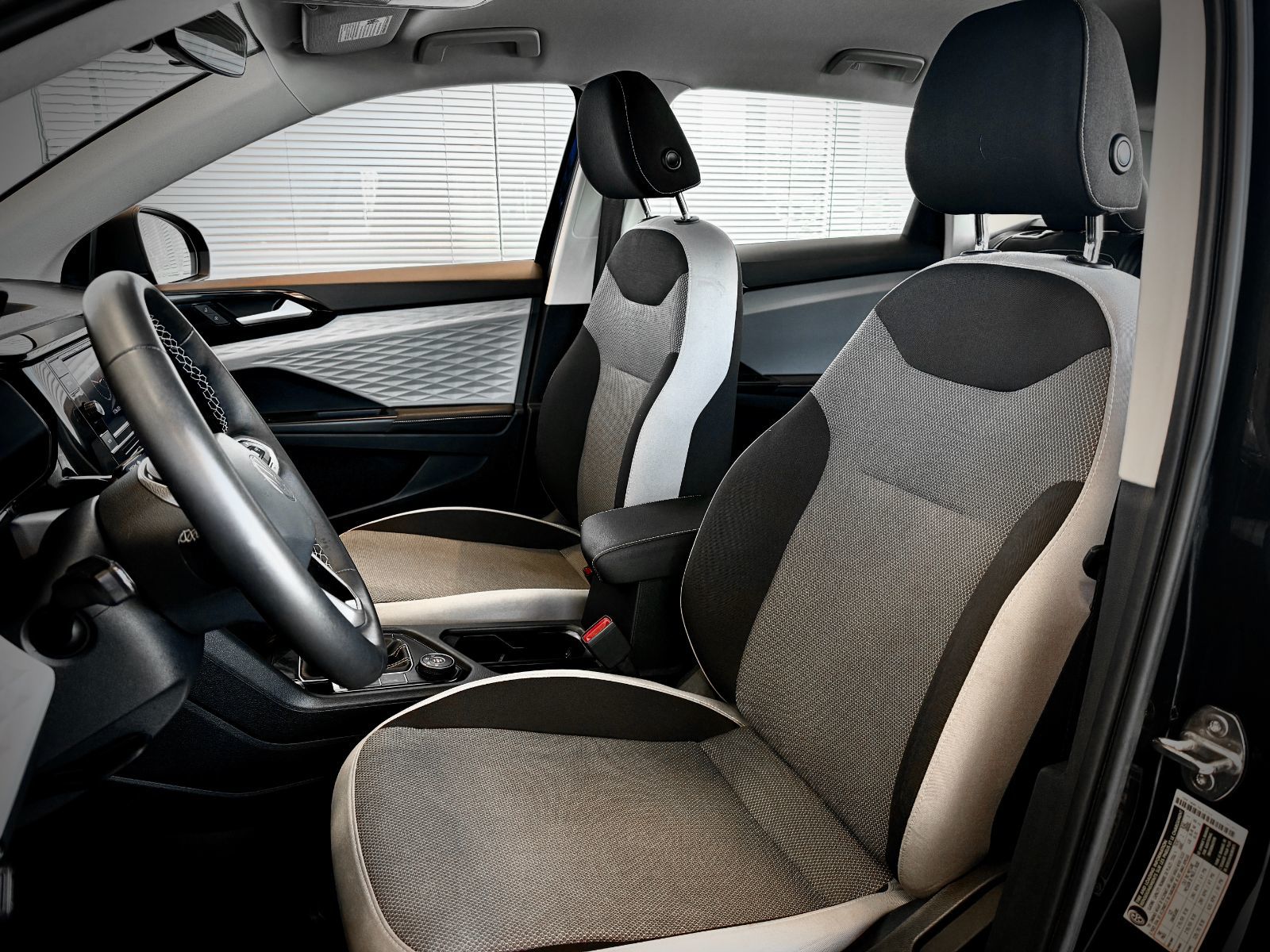 Volkswagen Taos Trendline 2024-17