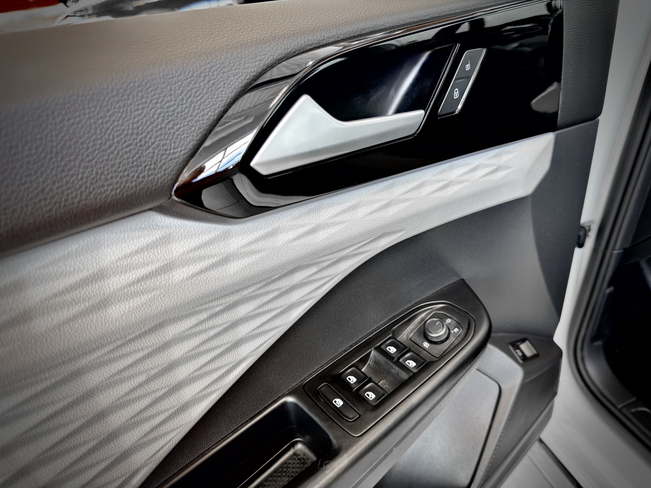 2024 Volkswagen Taos Trendline-31