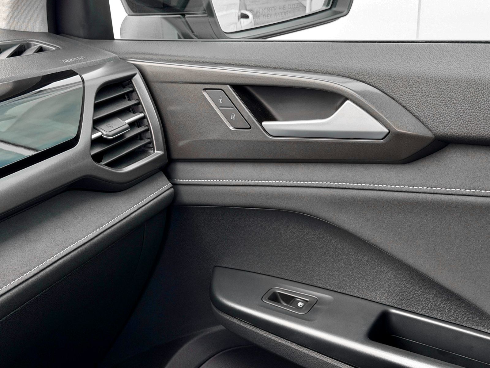 Volkswagen Taos Comfortline Black Edition 2025-32