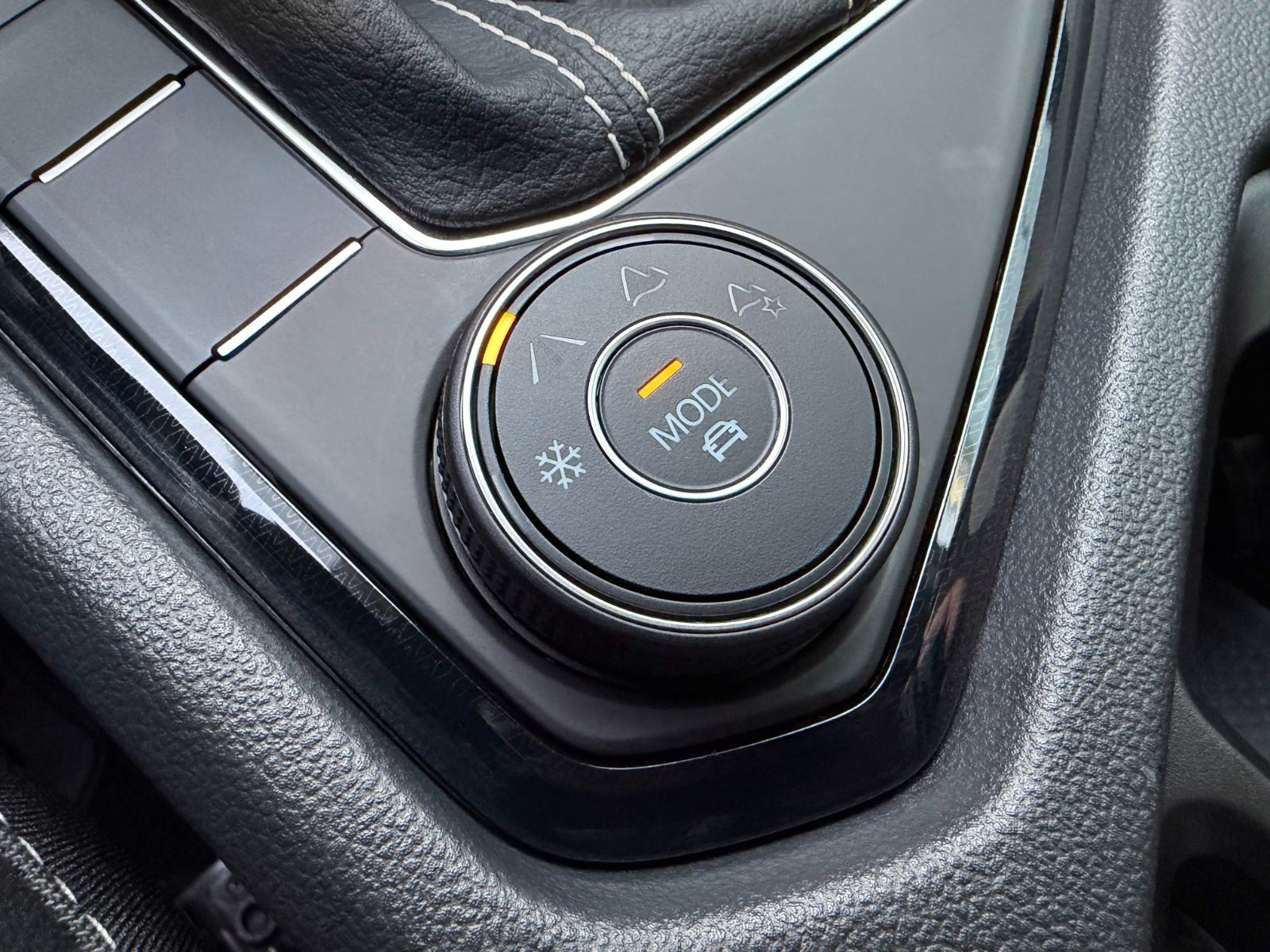 Volkswagen Taos Highline 2025-27