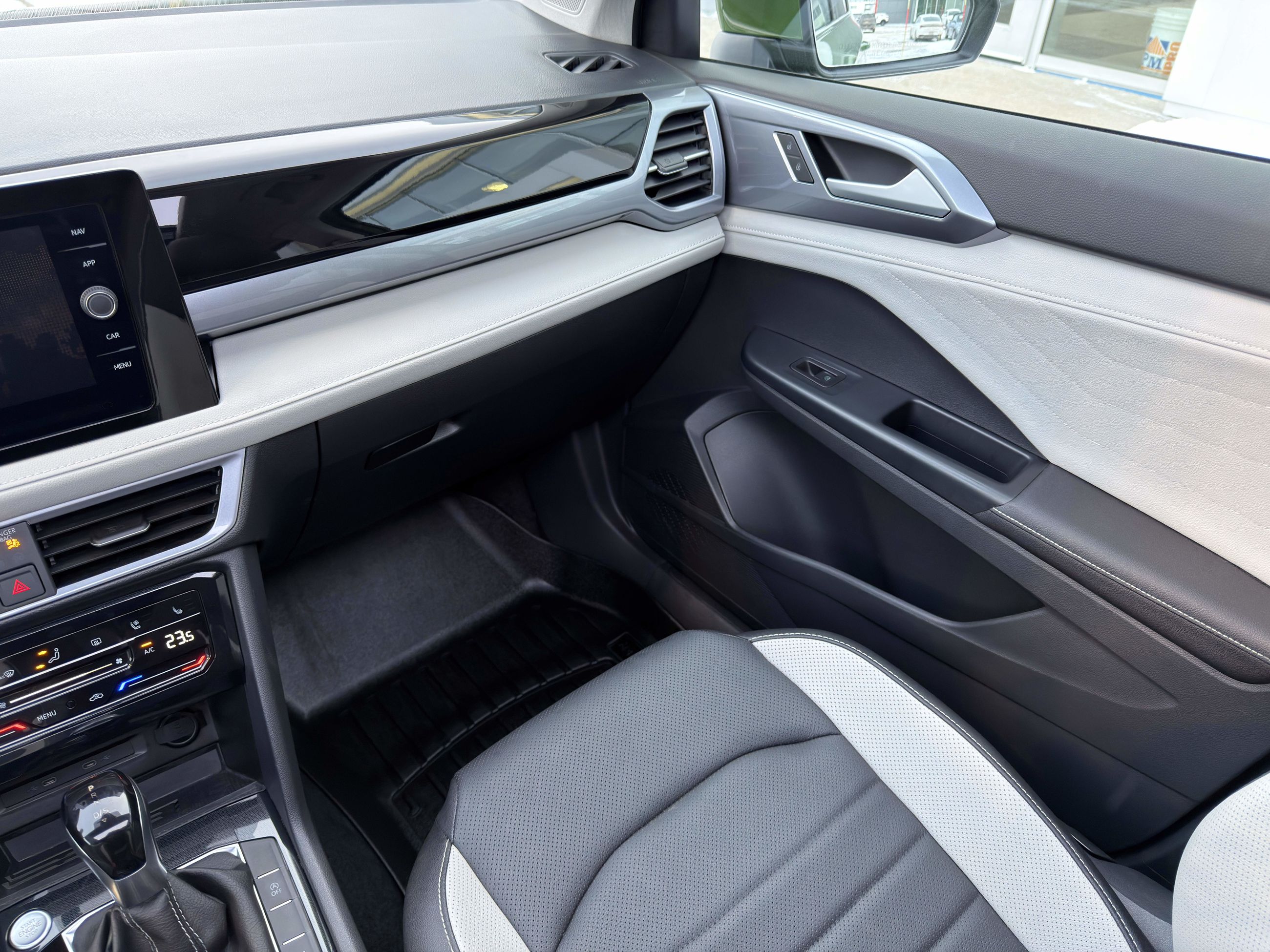 Volkswagen Taos Highline 2025-18