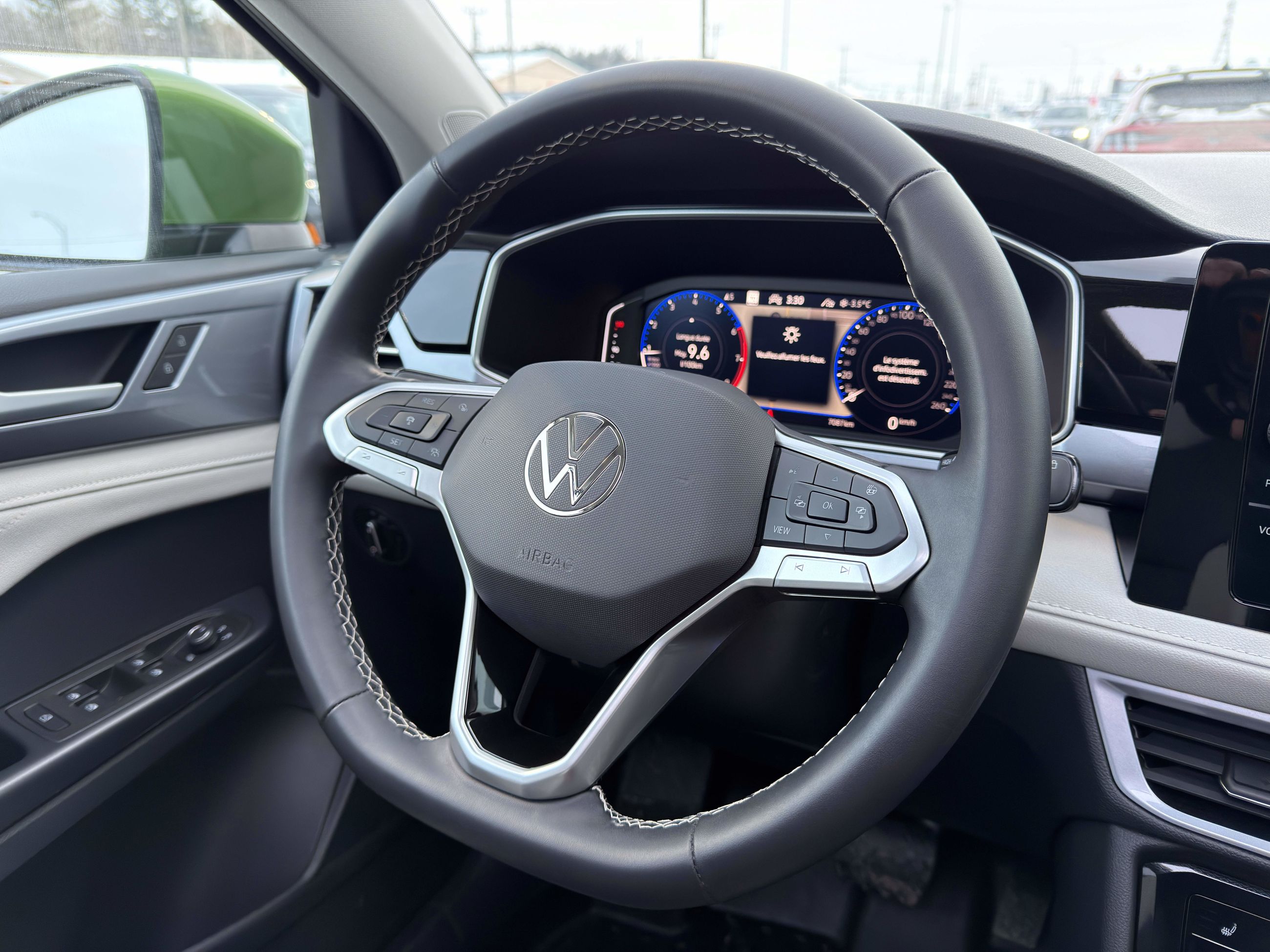 Volkswagen Taos Highline 2025-19