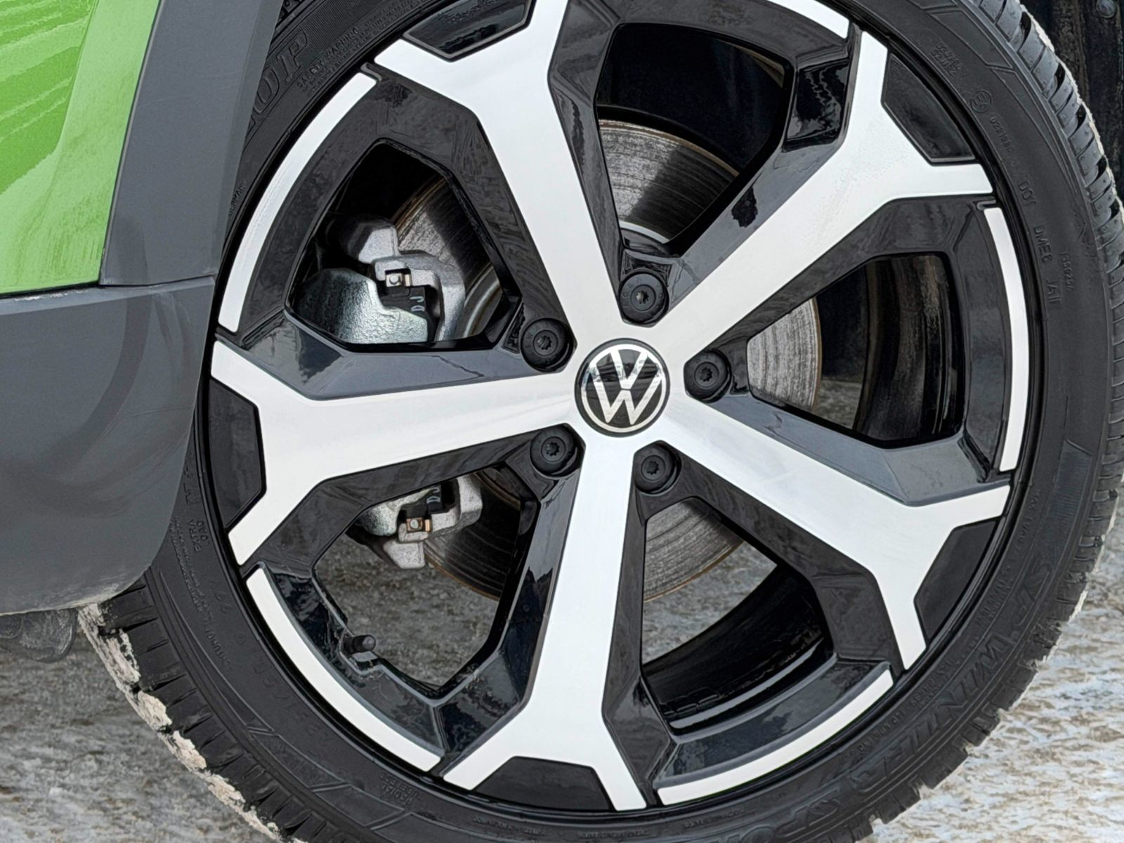 Volkswagen Taos Highline 2025-10