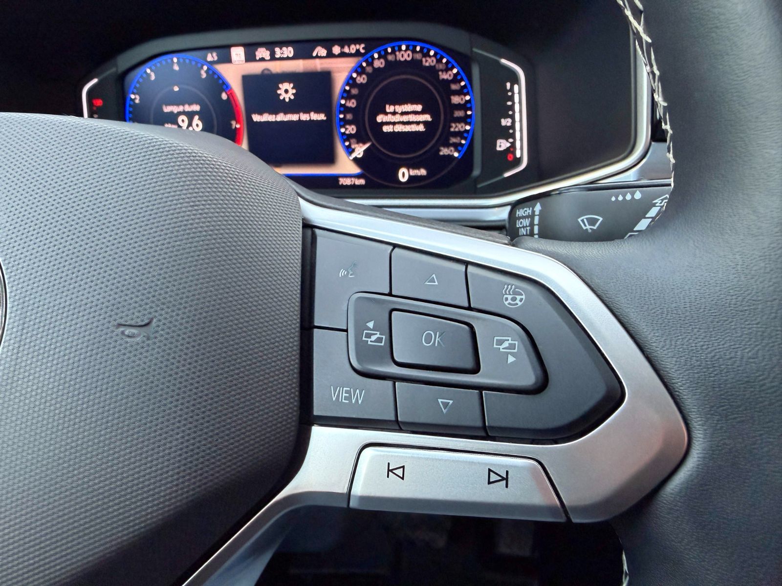 Volkswagen Taos Highline 2025-21