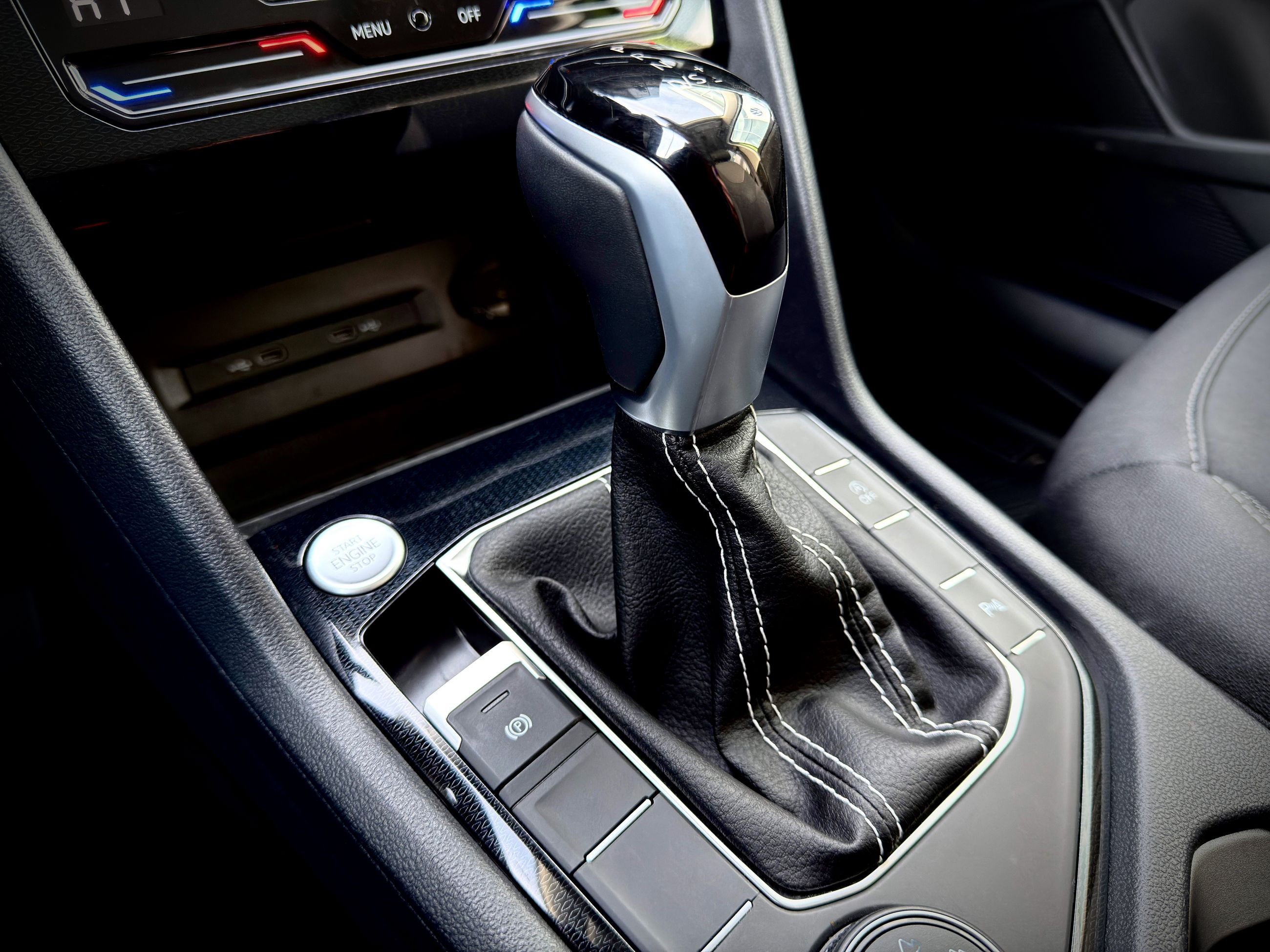 Volkswagen Taos Comfortline Black Edition 2025-25