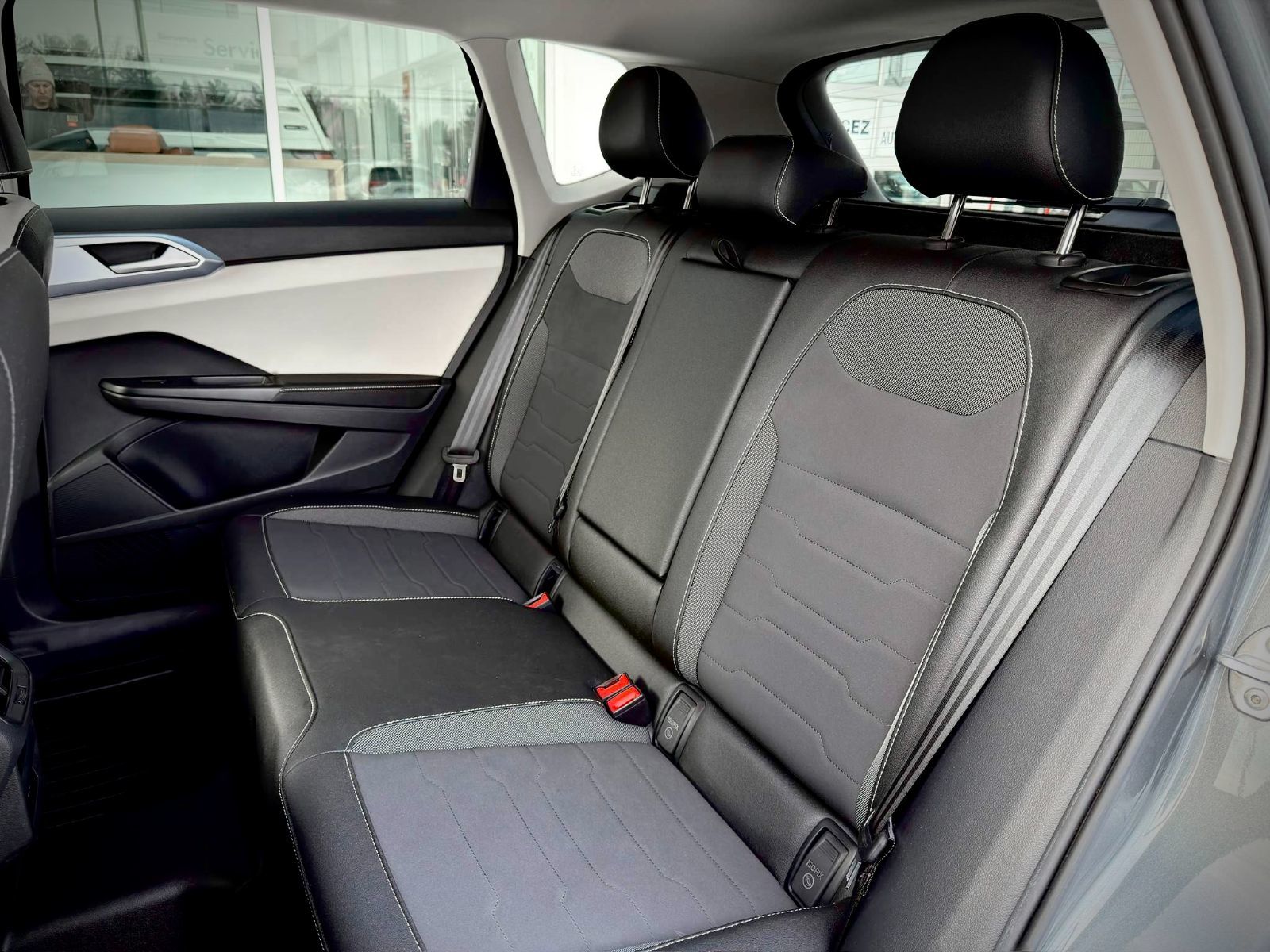 Volkswagen Taos Comfortline 2025-11