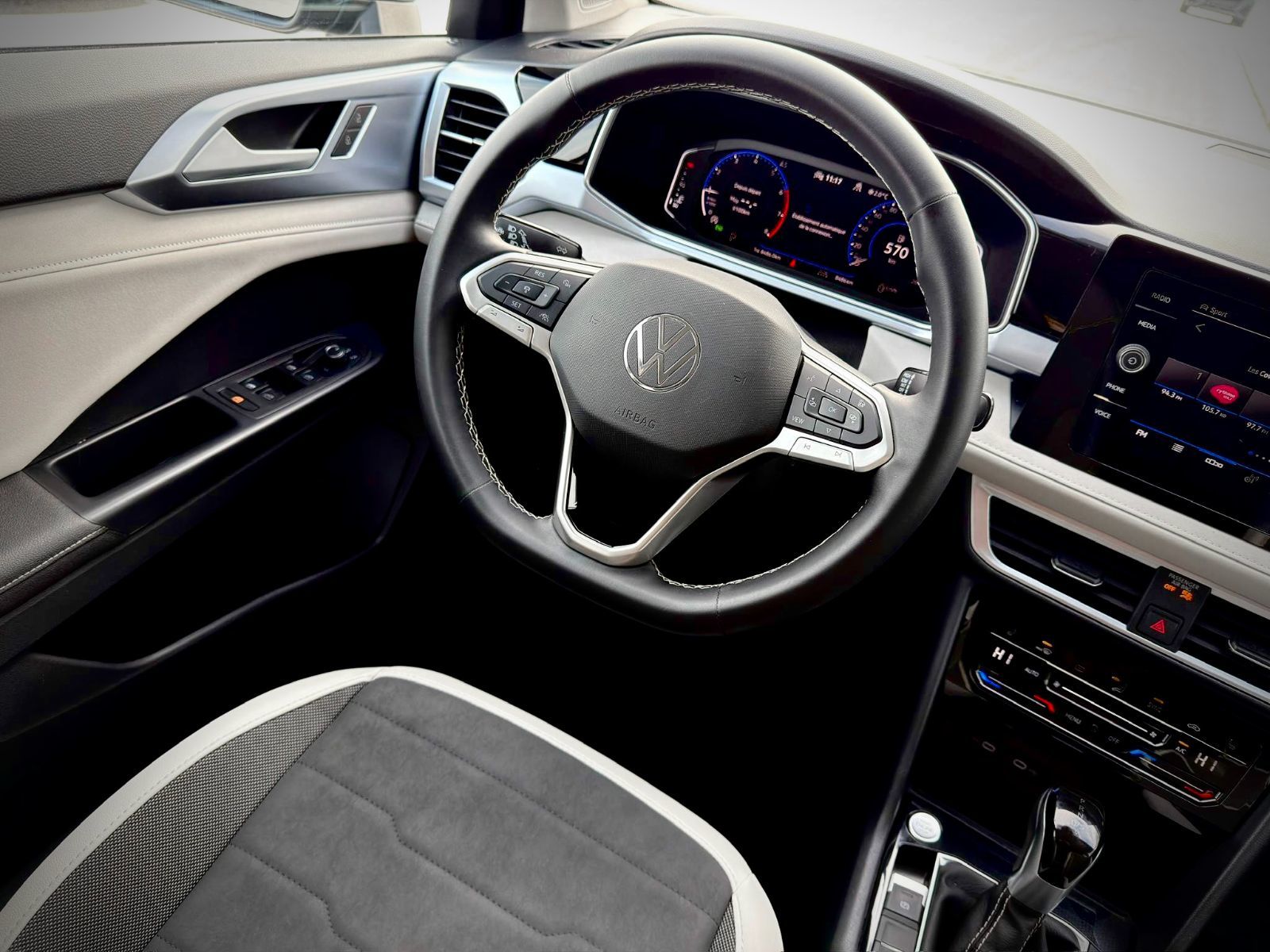 Volkswagen Taos Comfortline 2025-13