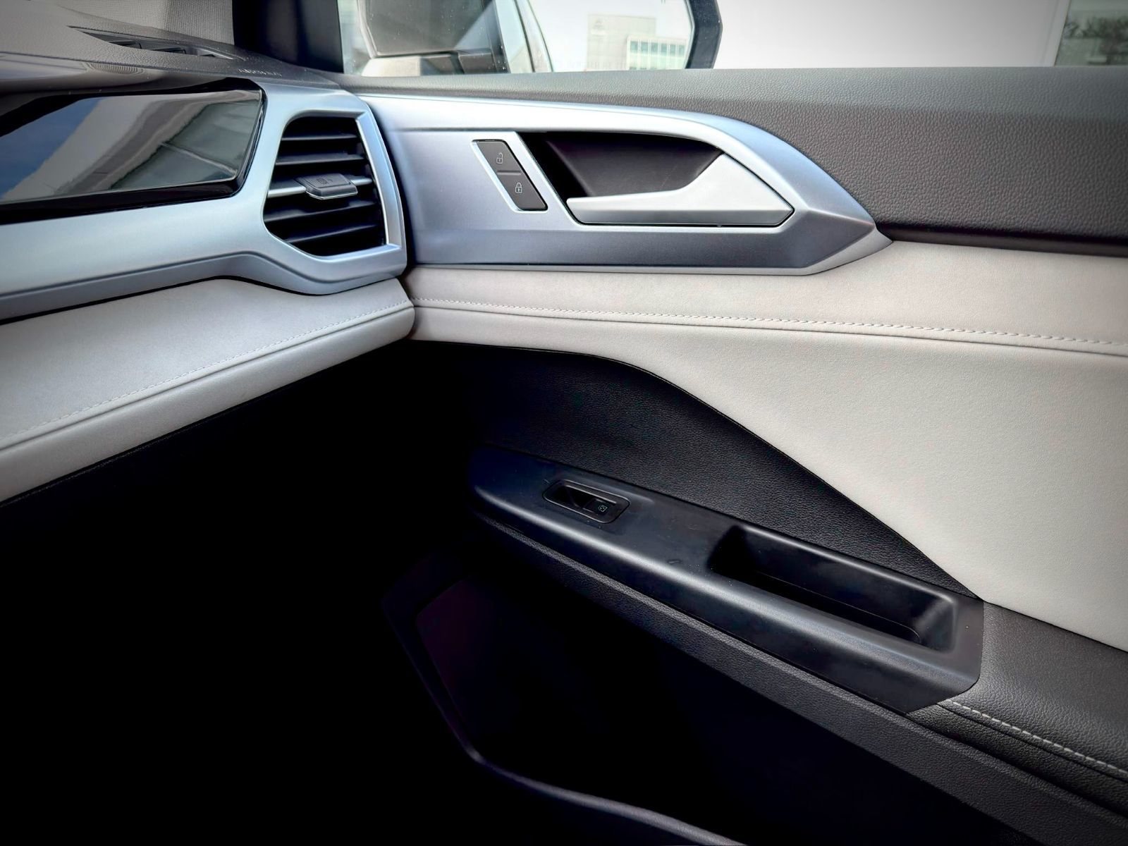 Volkswagen Taos Comfortline 2025-24