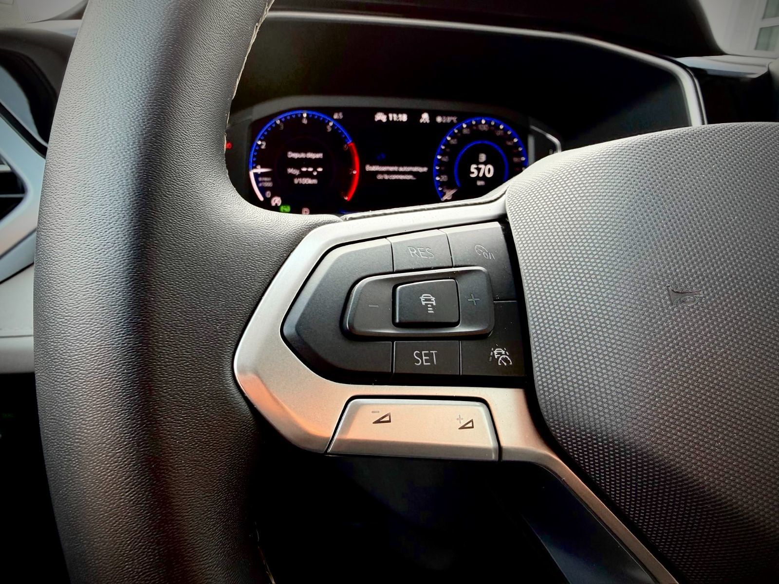 Volkswagen Taos Comfortline 2025-17