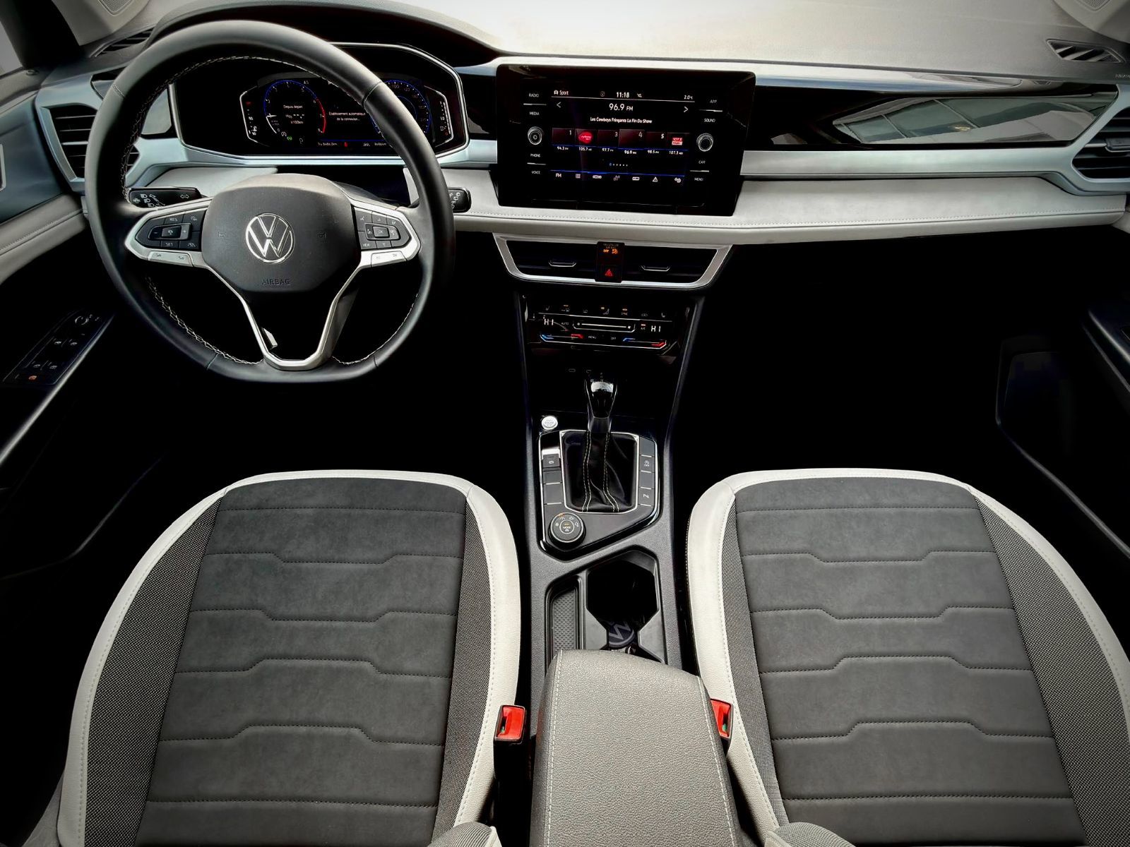 Volkswagen Taos Comfortline 2025-14