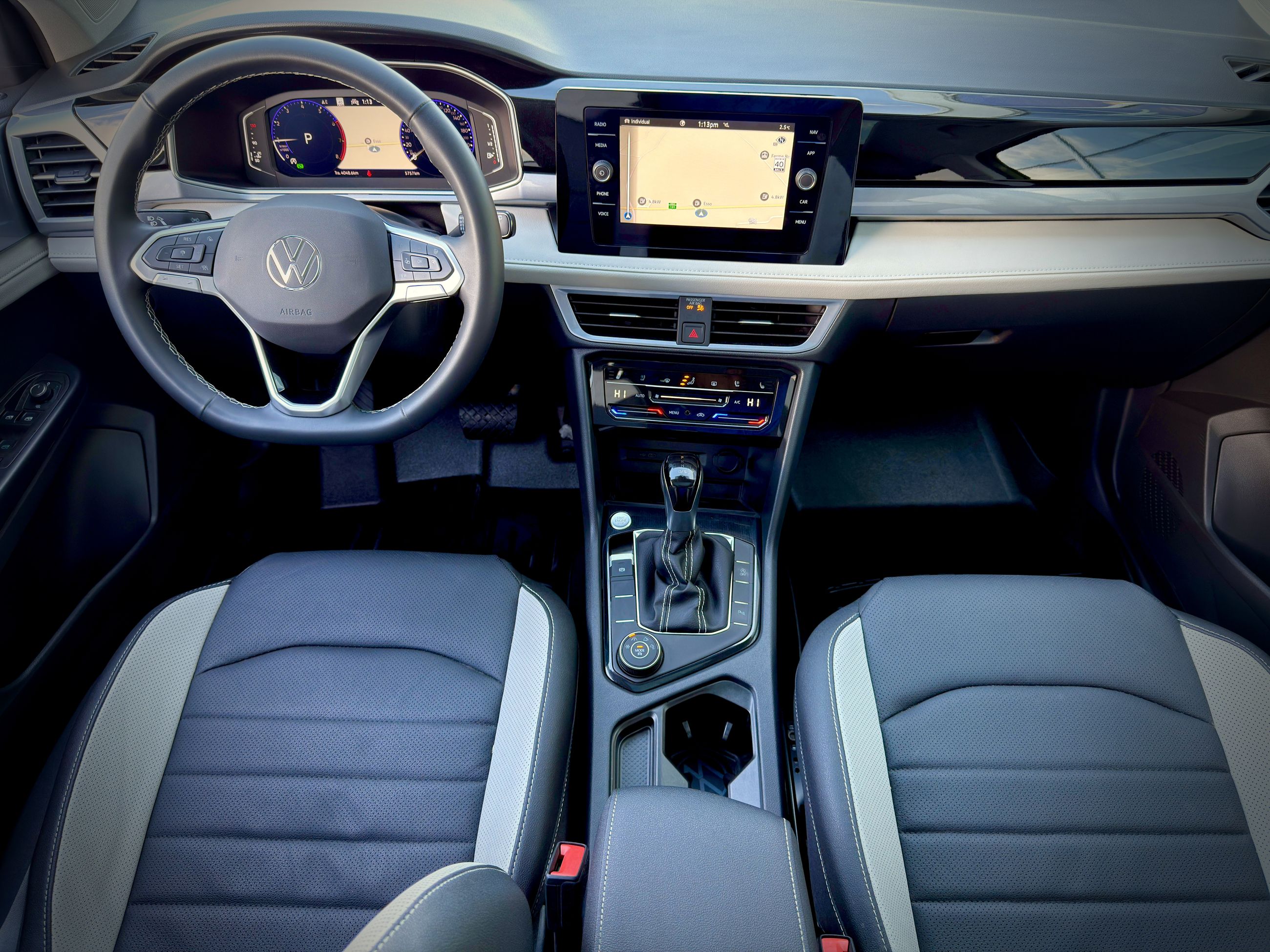 Volkswagen Taos Highline 2025-19