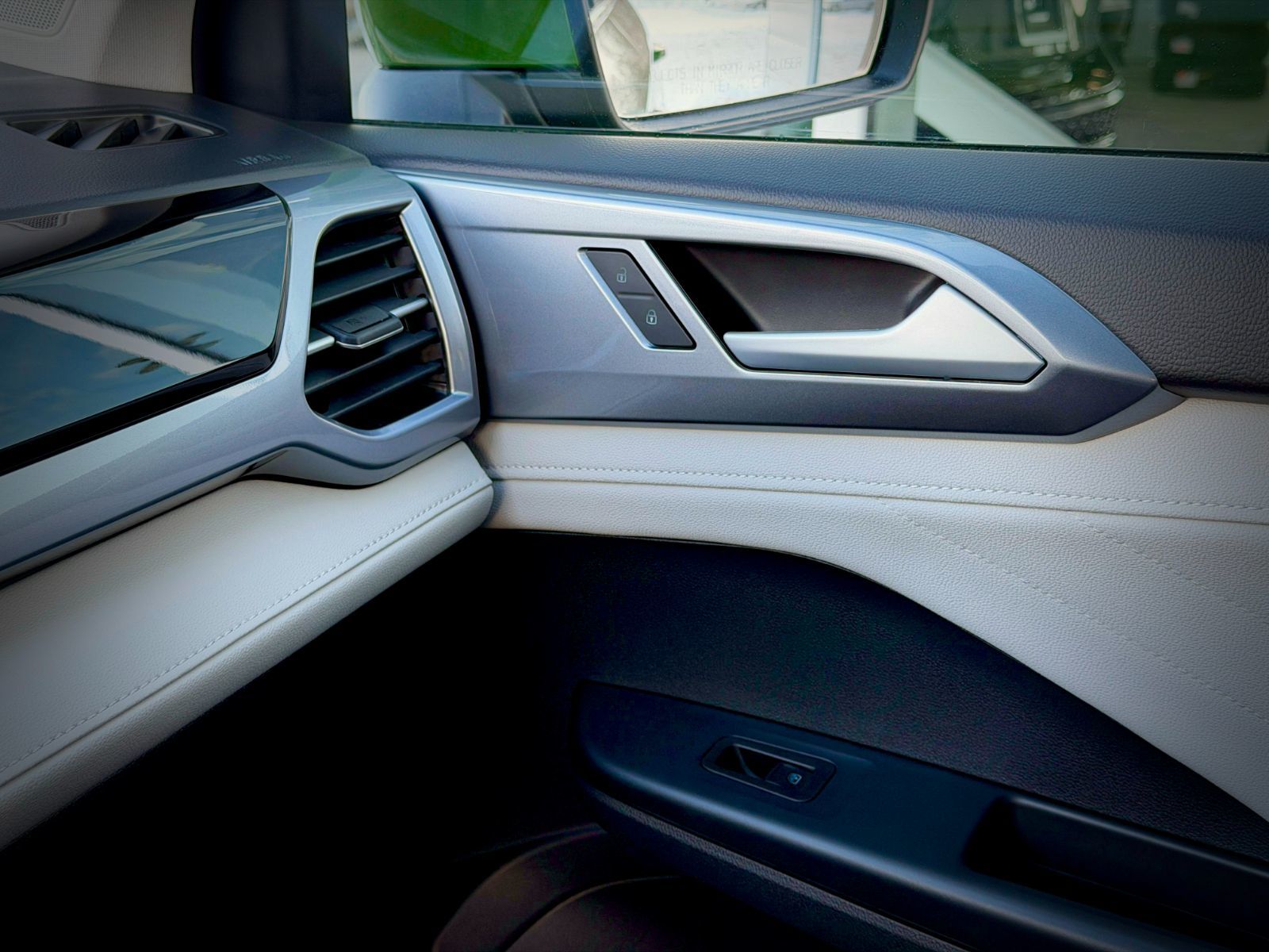 Volkswagen Taos Highline 2025-28