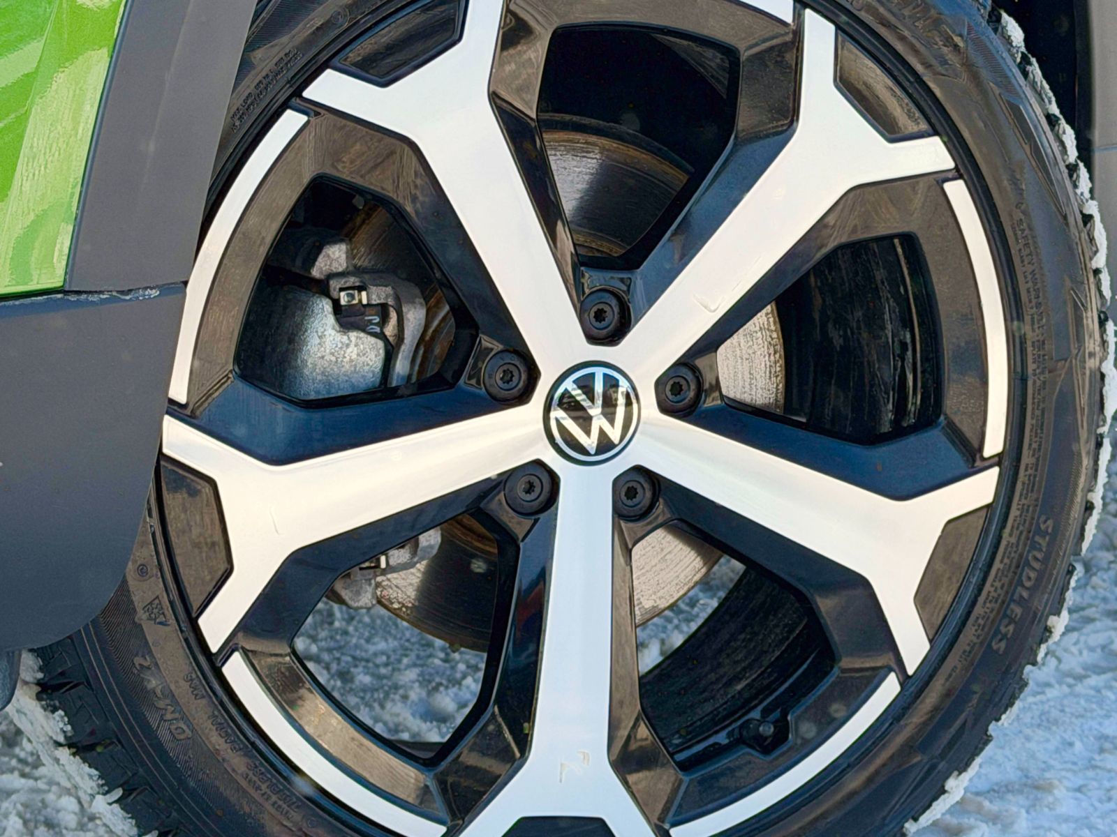 Volkswagen Taos Highline 2025-10