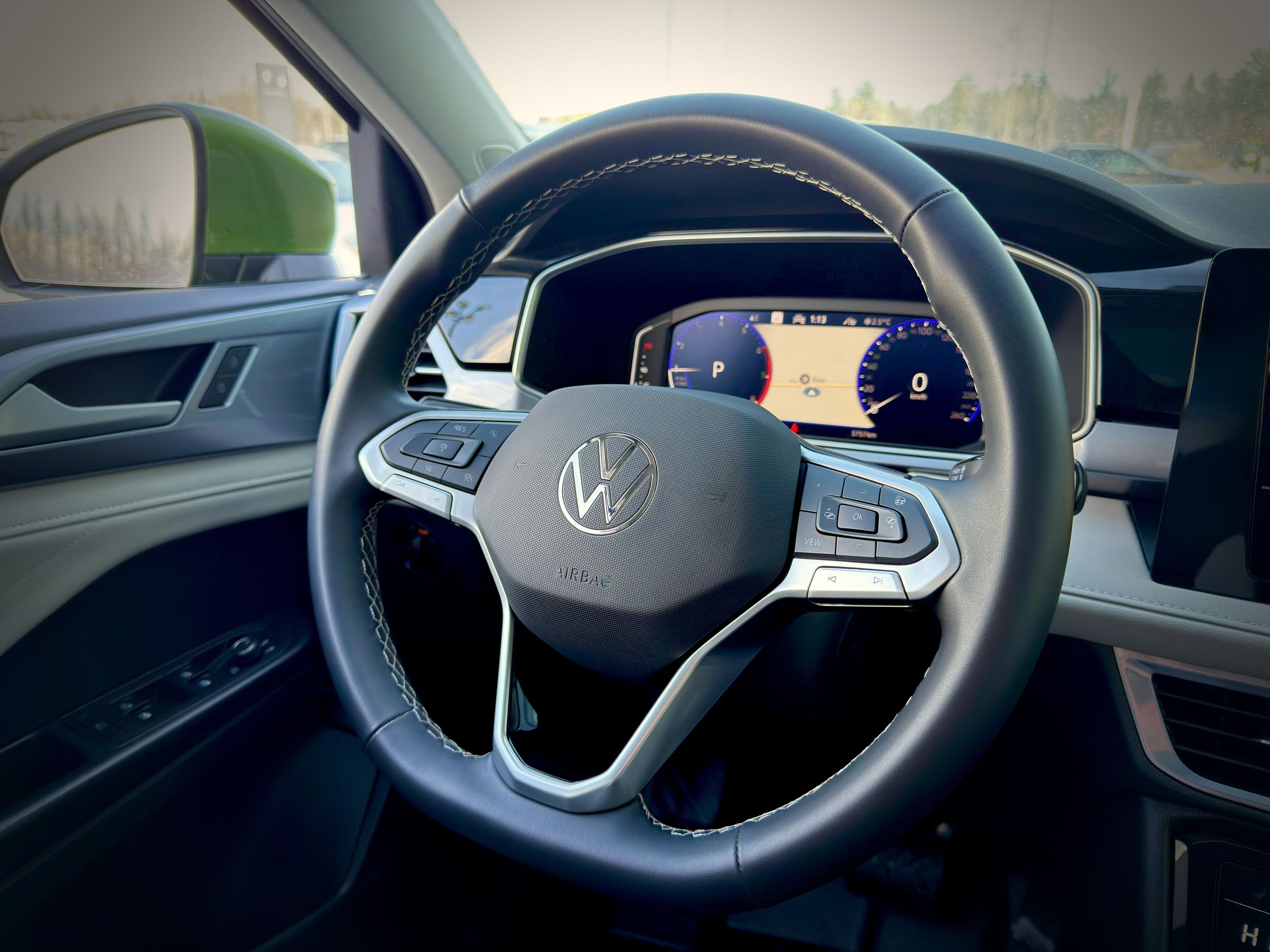 Volkswagen Taos Highline 2025-18