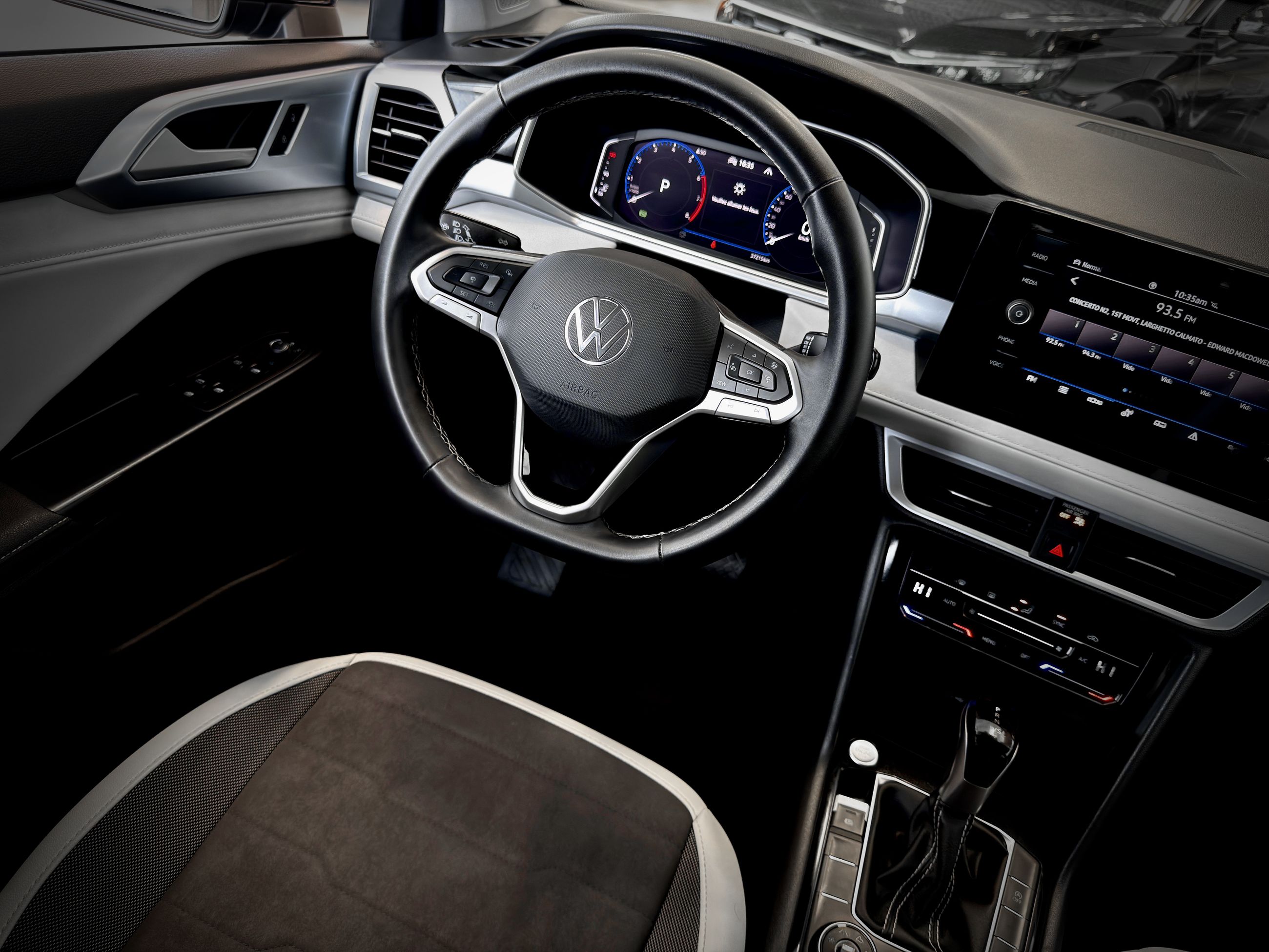 Volkswagen Taos Comfortline 2025-18