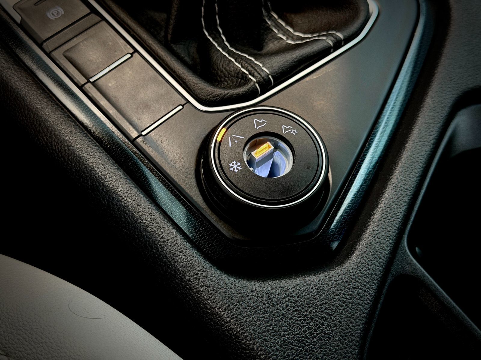 Volkswagen Taos Comfortline 2025-32