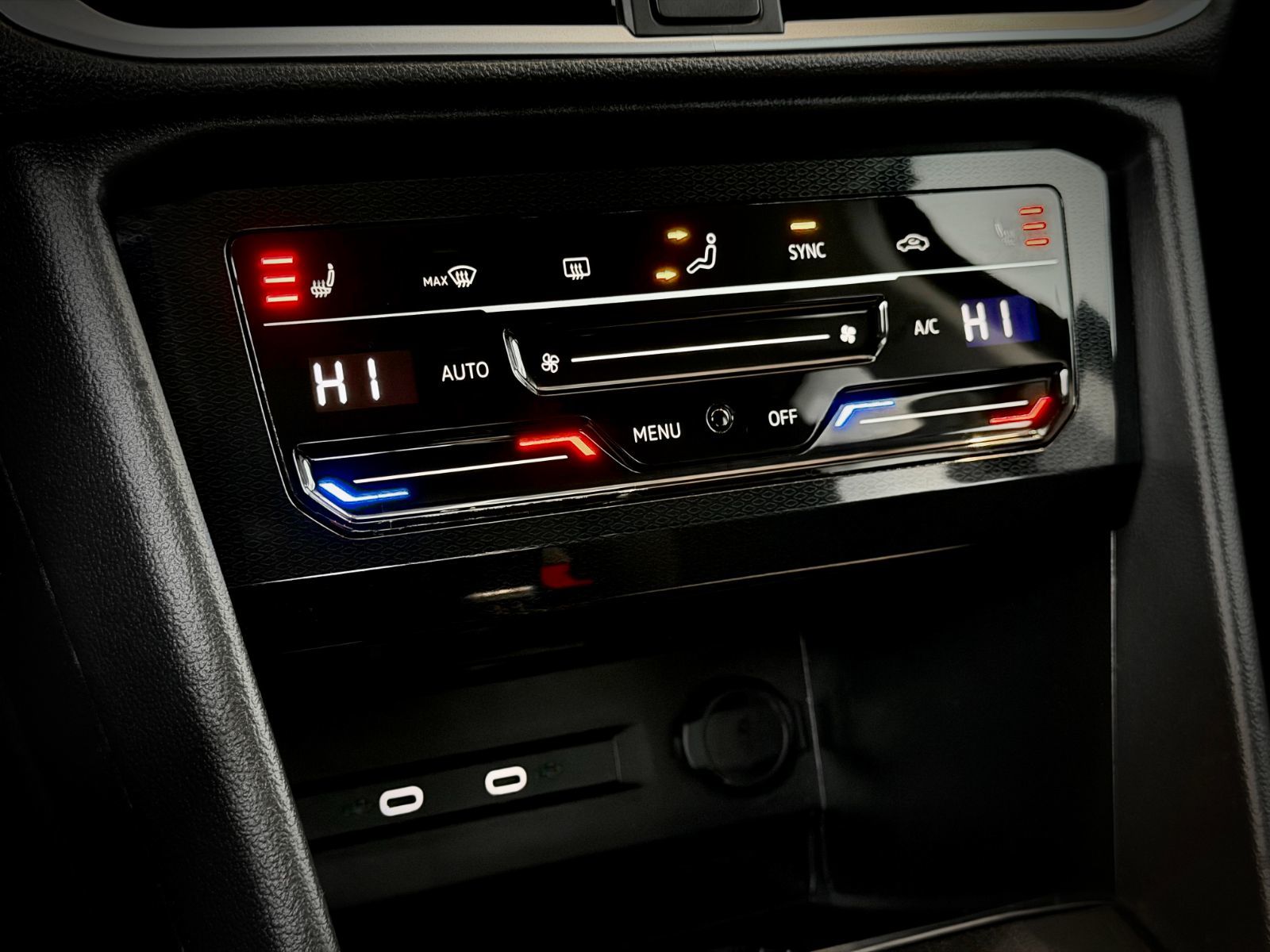 Volkswagen Taos Comfortline 2025-33