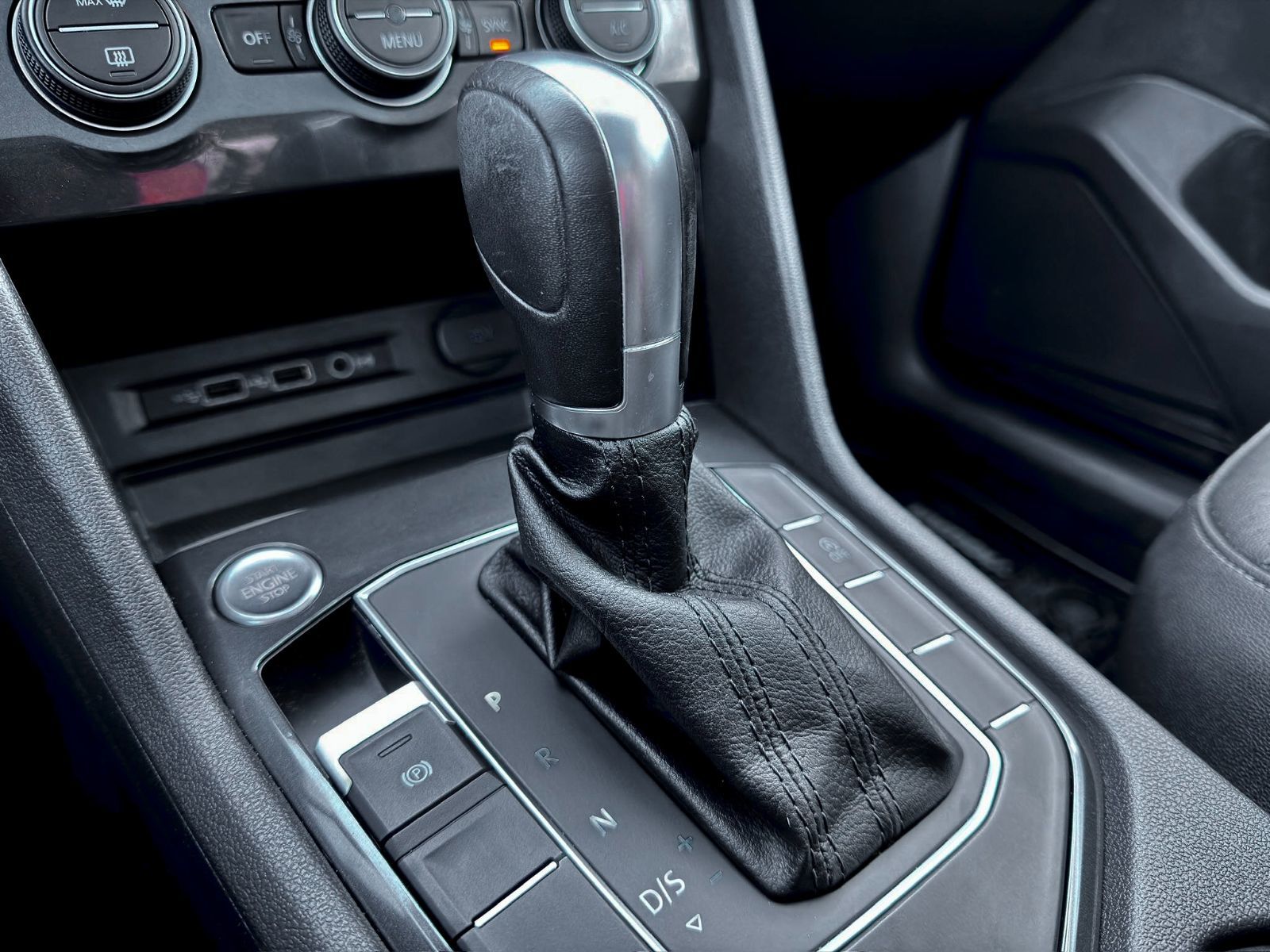 Volkswagen Tiguan Comfortline 2019-28