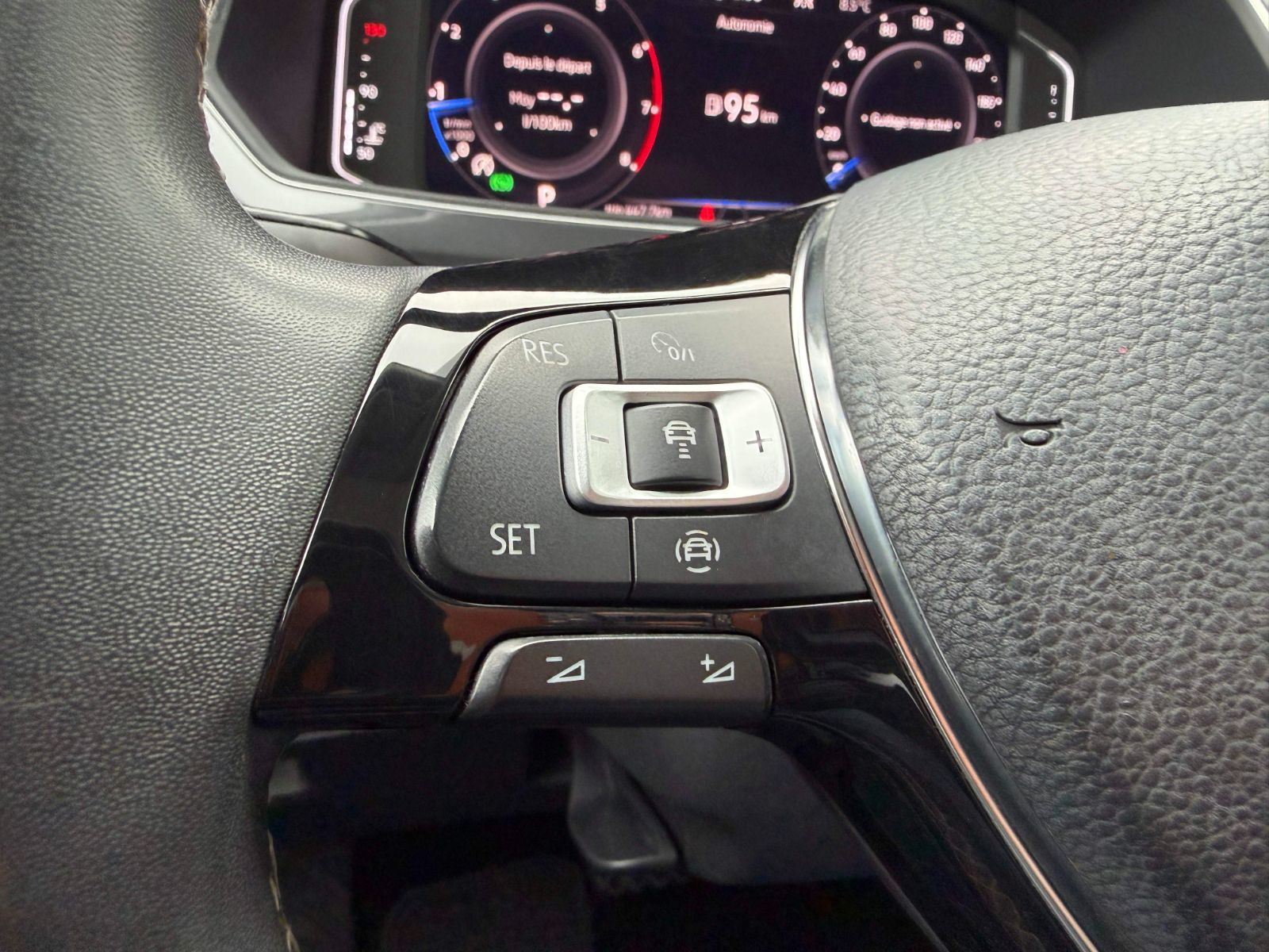 Volkswagen Tiguan Highline 2021-27