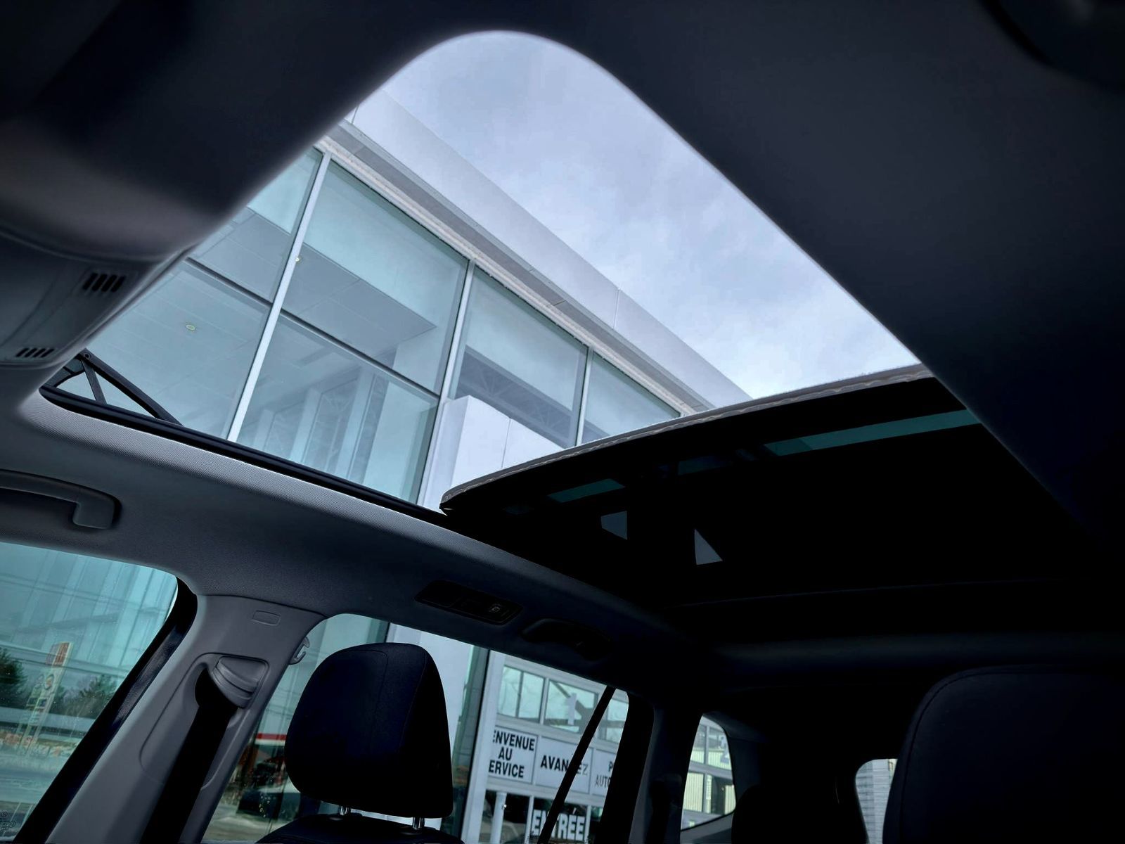 Volkswagen Tiguan Comfortline 2021-16