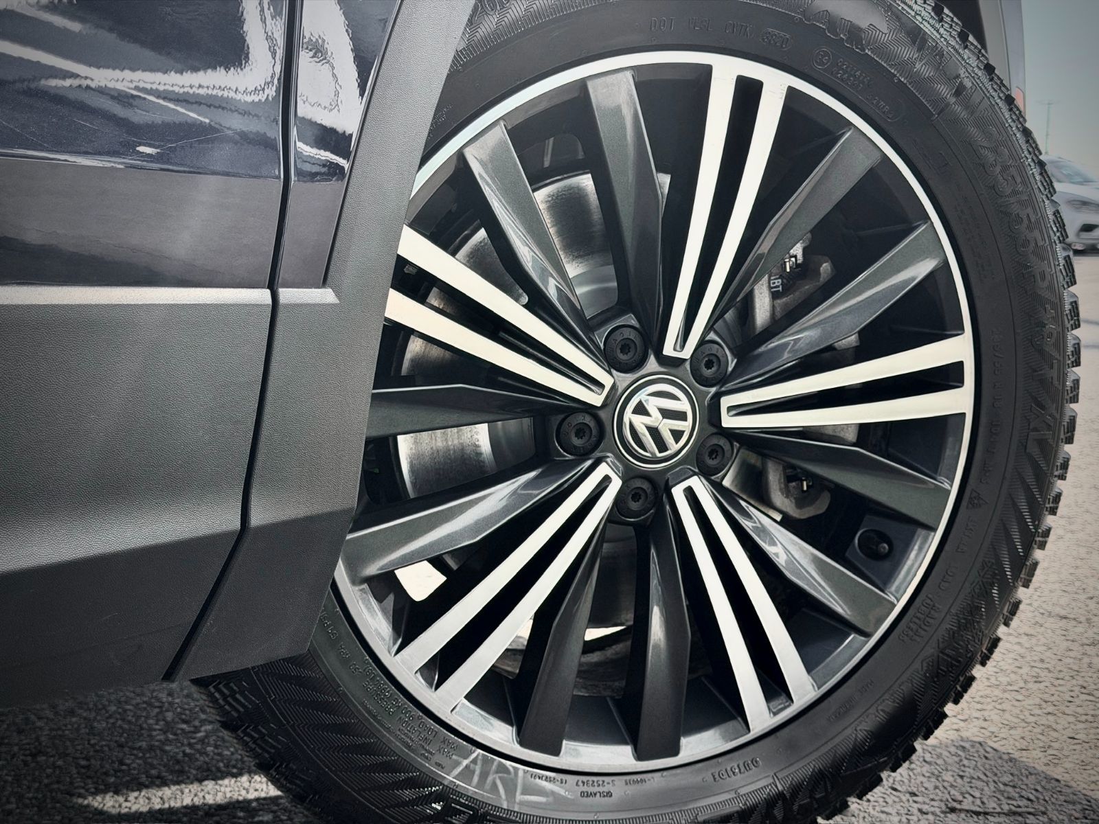 Volkswagen Tiguan Highline 2021-17