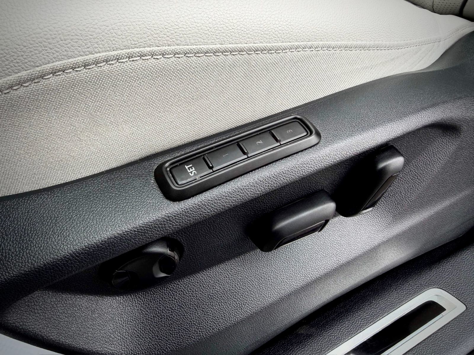 Volkswagen Tiguan Highline R-Line 2022-36