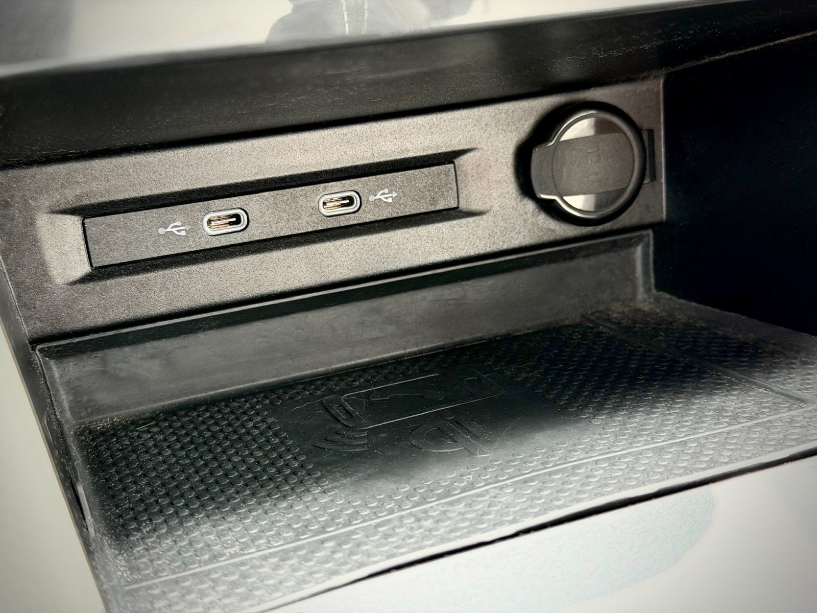 Volkswagen Tiguan Highline R-Line 2022-37