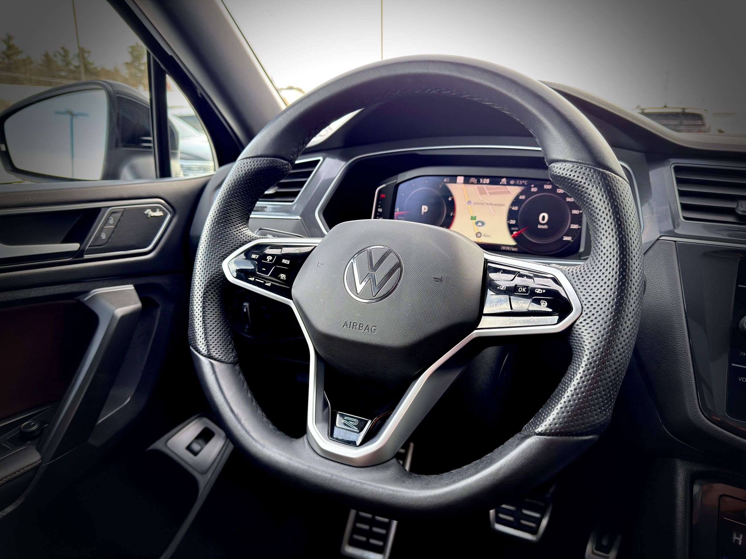 Volkswagen Tiguan Highline R-Line 2022-30