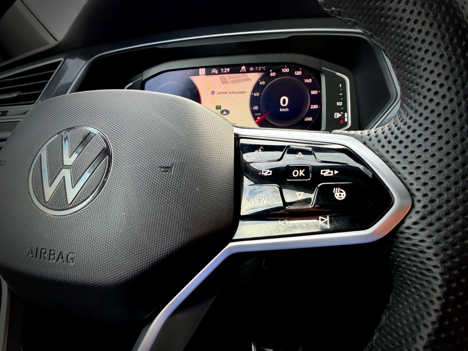 Volkswagen Tiguan Highline R-Line 2022-32