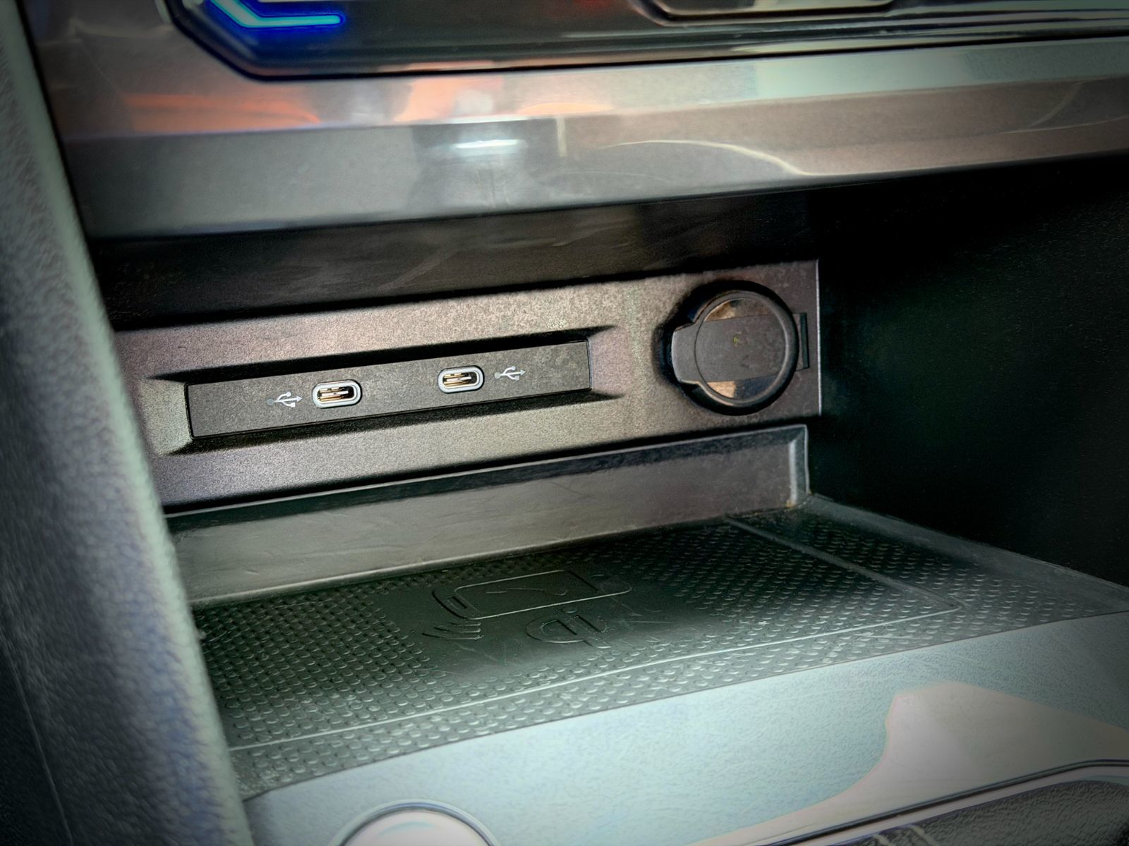 Volkswagen Tiguan Highline R-Line 2022-37