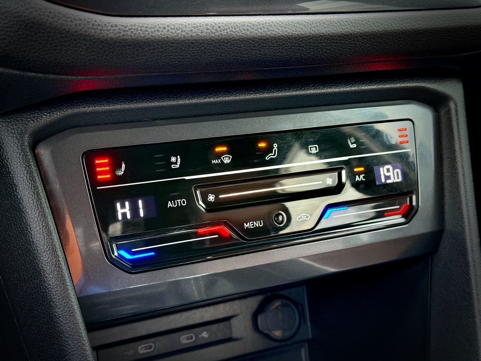 Volkswagen Tiguan Highline R-Line 2022-36