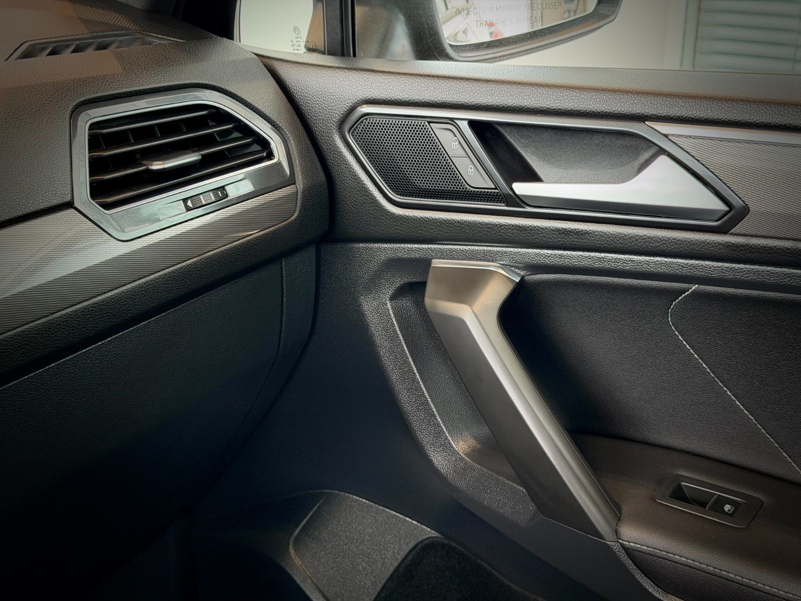 Volkswagen Tiguan Comfortline R-Line Black Edition 2022-31